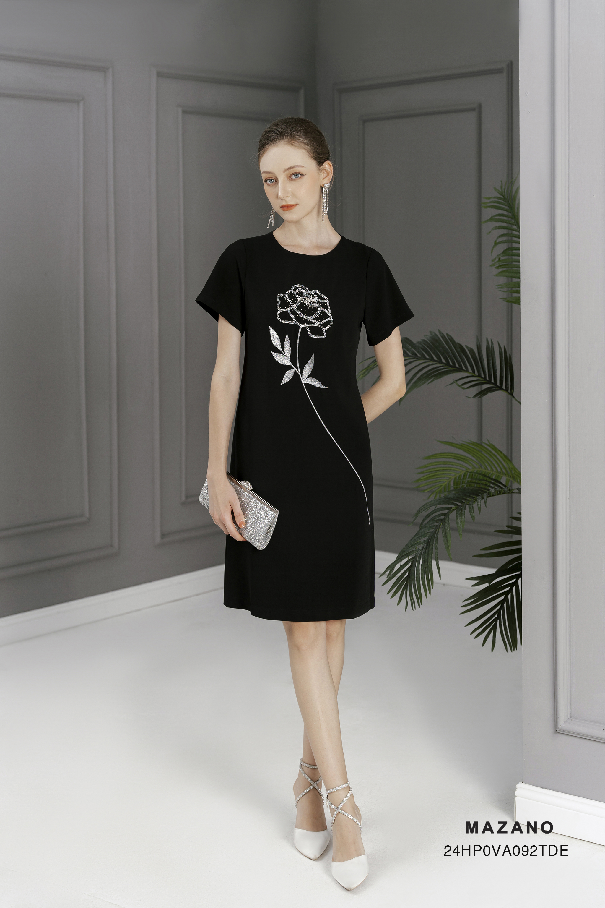 Váy Đầm suông Vải thô Thêu đính bố cục  Cổ tròn vừa Tay ngắn dài qua gối_thumbnail_5