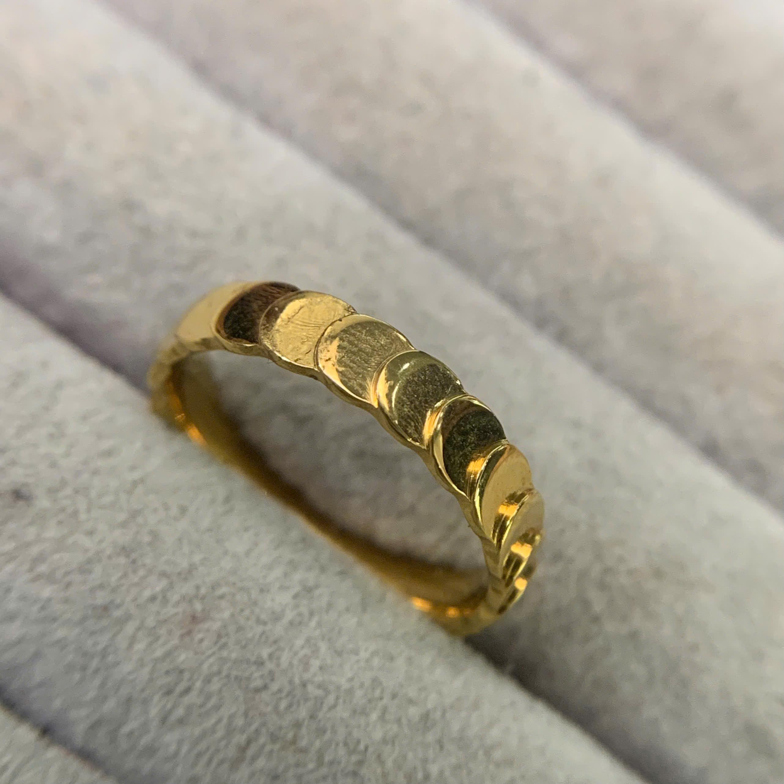 nhẫn kiểu titan vàng kiểu vẩy rồng size 6