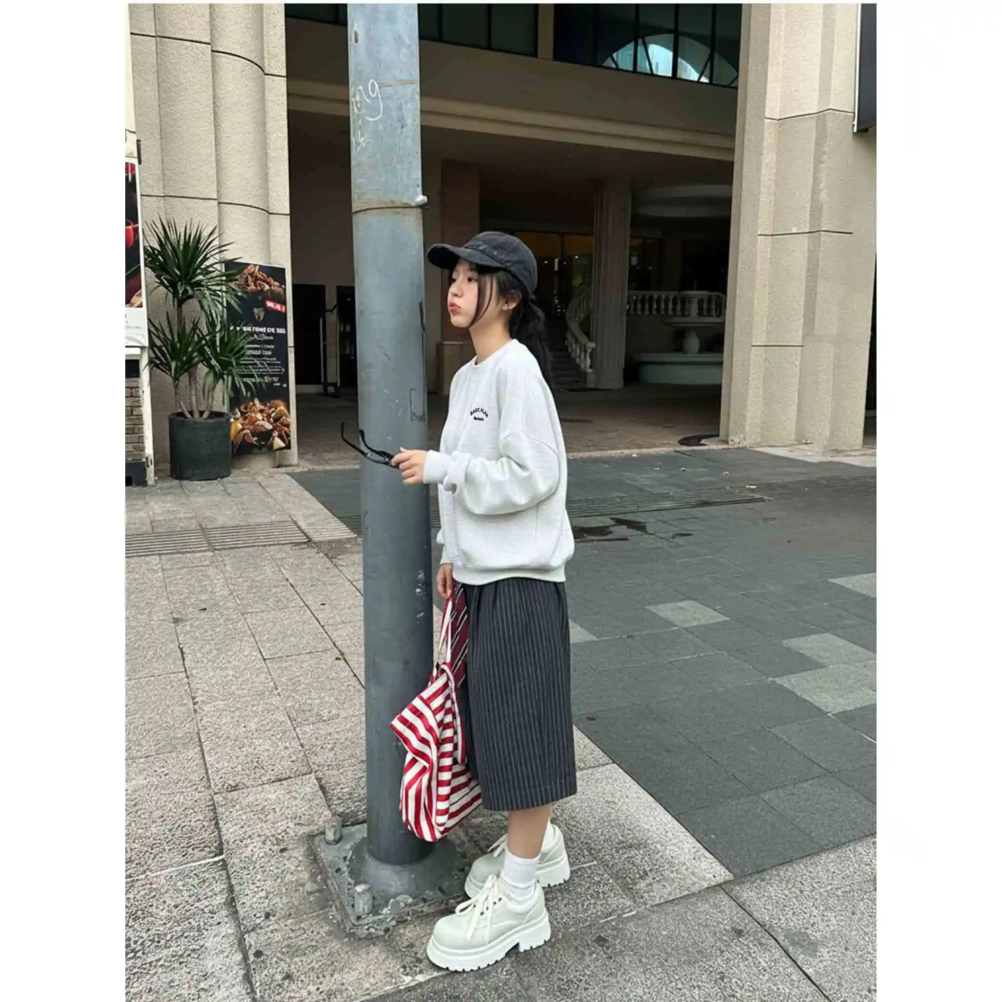 Áo Sweater boxy nam nữ Miucho vải nỉ 2 da thoáng mát mềm mại cổ tròn in basic 2832_thumbnail_7