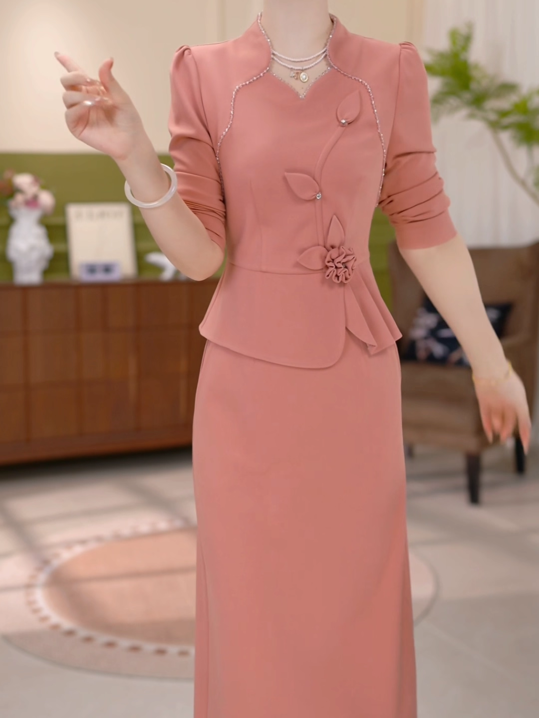 18157-Đầm suông dáng peplum kết hoa cách điệu ( lụa mịn,lót)