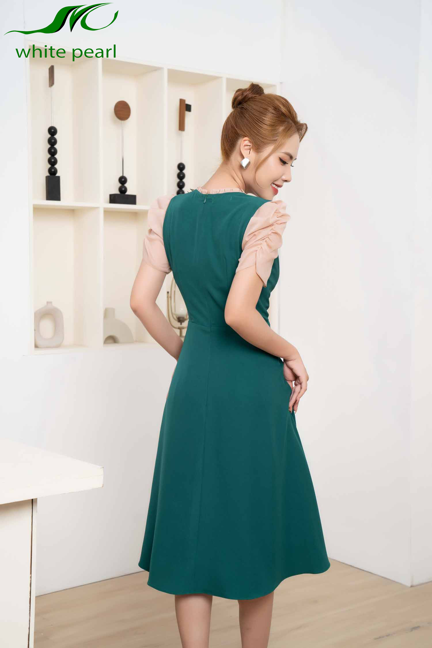 Mẫu đầm cổ bèo thêu hoa thời trang công sở nữ cao cấp White Pearl D2331_thumbnail_2