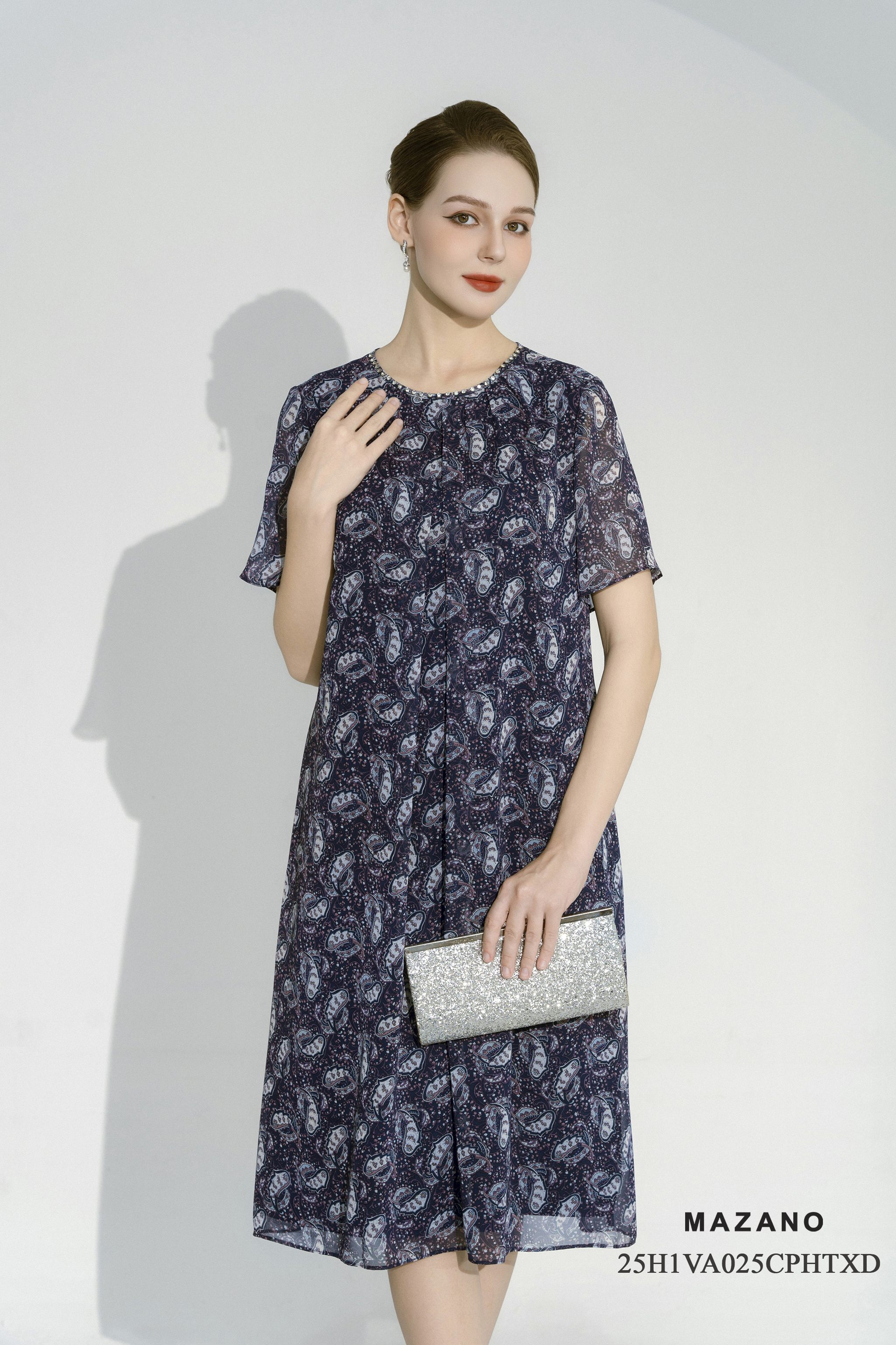 Váy Đầm suông A vải voan đính trang trí cổ  Cổ tròn Tay ngắn Dài Váy qua gối.