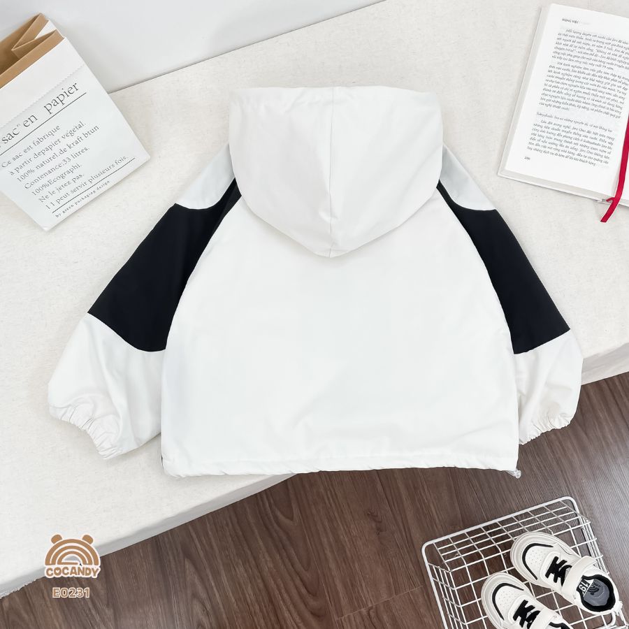 Áo khoác ĐEN BE lót lông bo tay nẹp khóa chéo_thumbnail_2