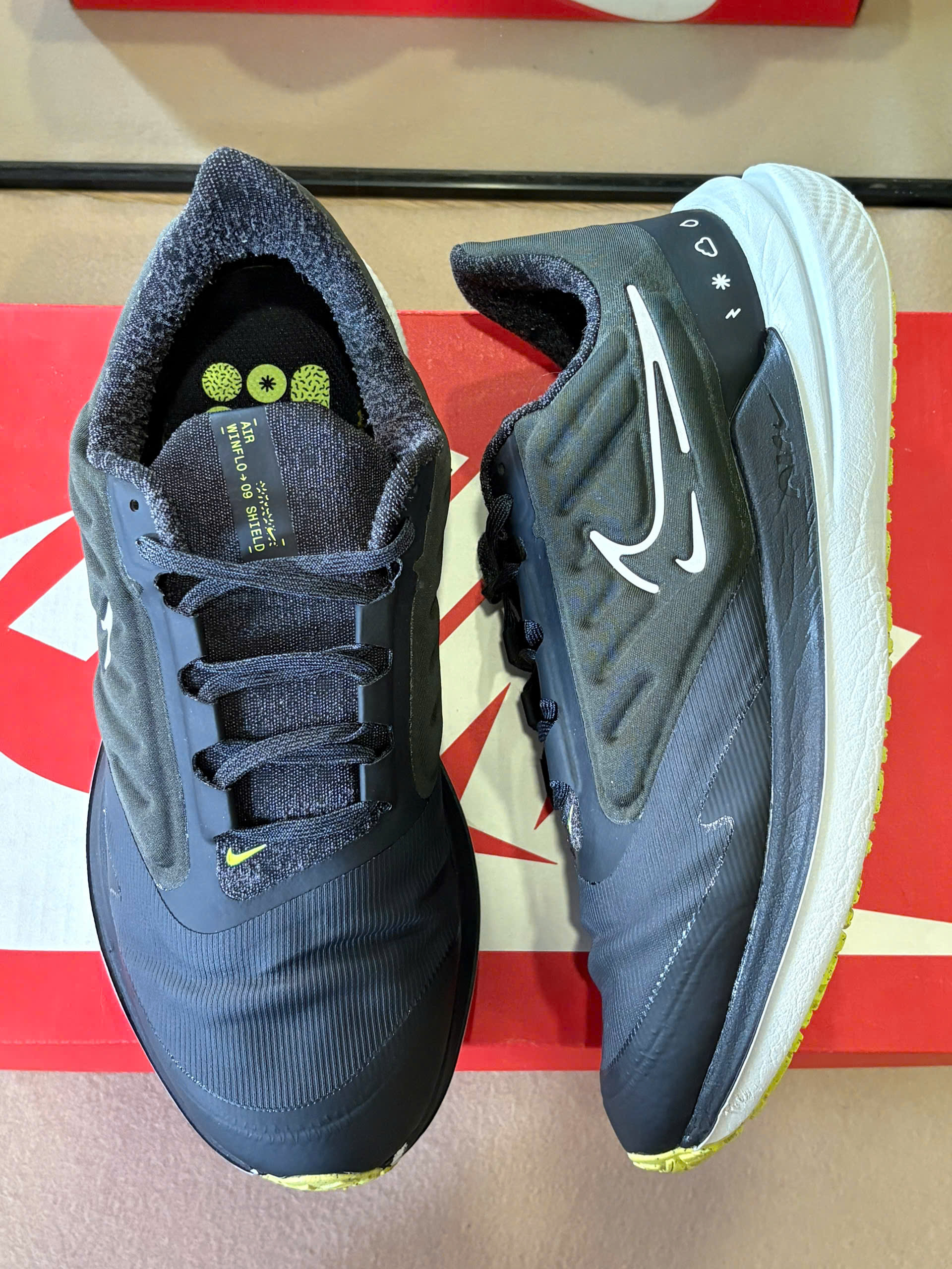 Nike Air Zoom Winflo 9 Shield Black DM1106-001_thumbnail_2