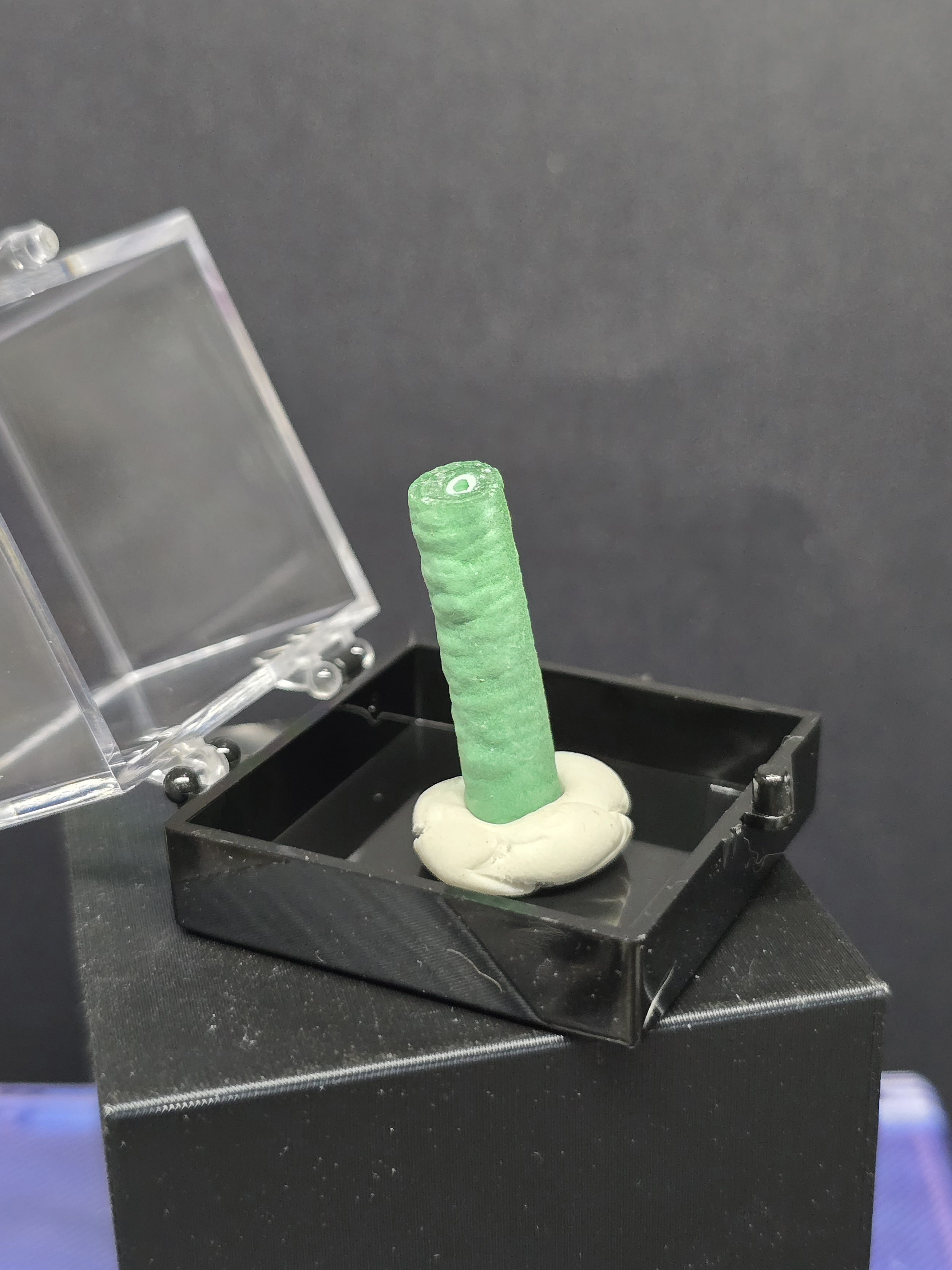 Thạch Nhũ Tinh Thể Malachite - CHDC Congo (Kèm Hộp Hoặc Đế Trưng Bày Như Hình)_thumbnail_0