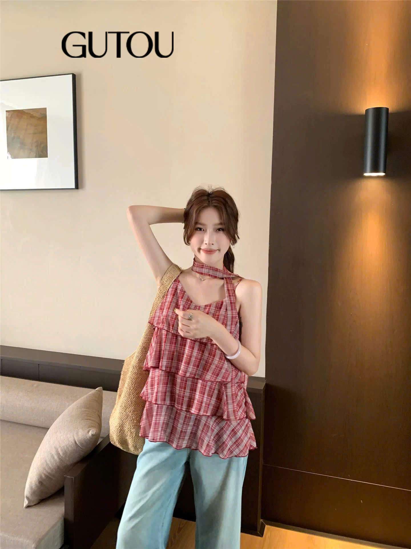 [ GUTOU ] Áo Hai Dây Tầng Cổ V Phối Khăn Choàng_thumbnail_8