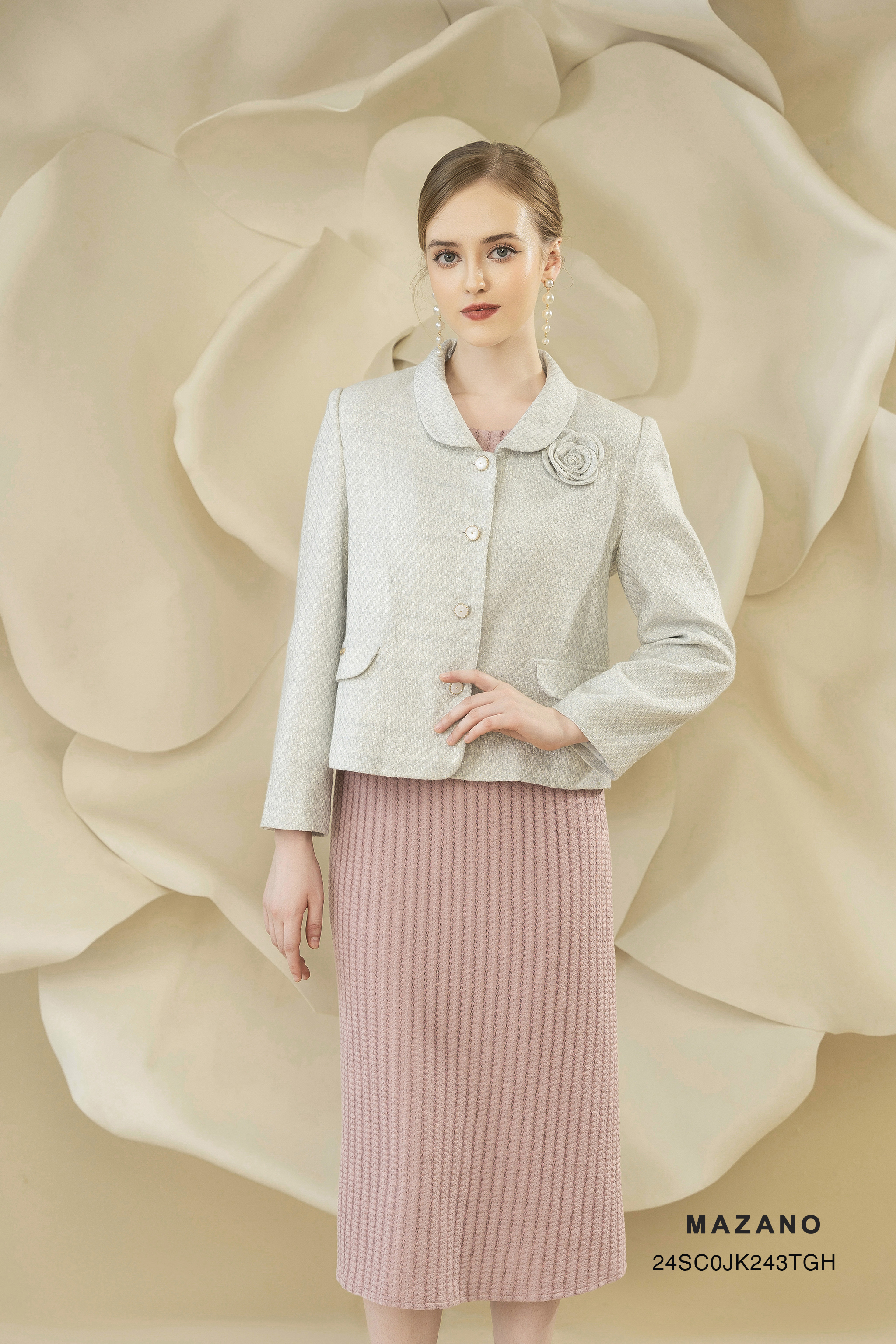 Áo khoác ngắn Suông Vải dạ tweed Đính hoa thủ công Dài dưới eo