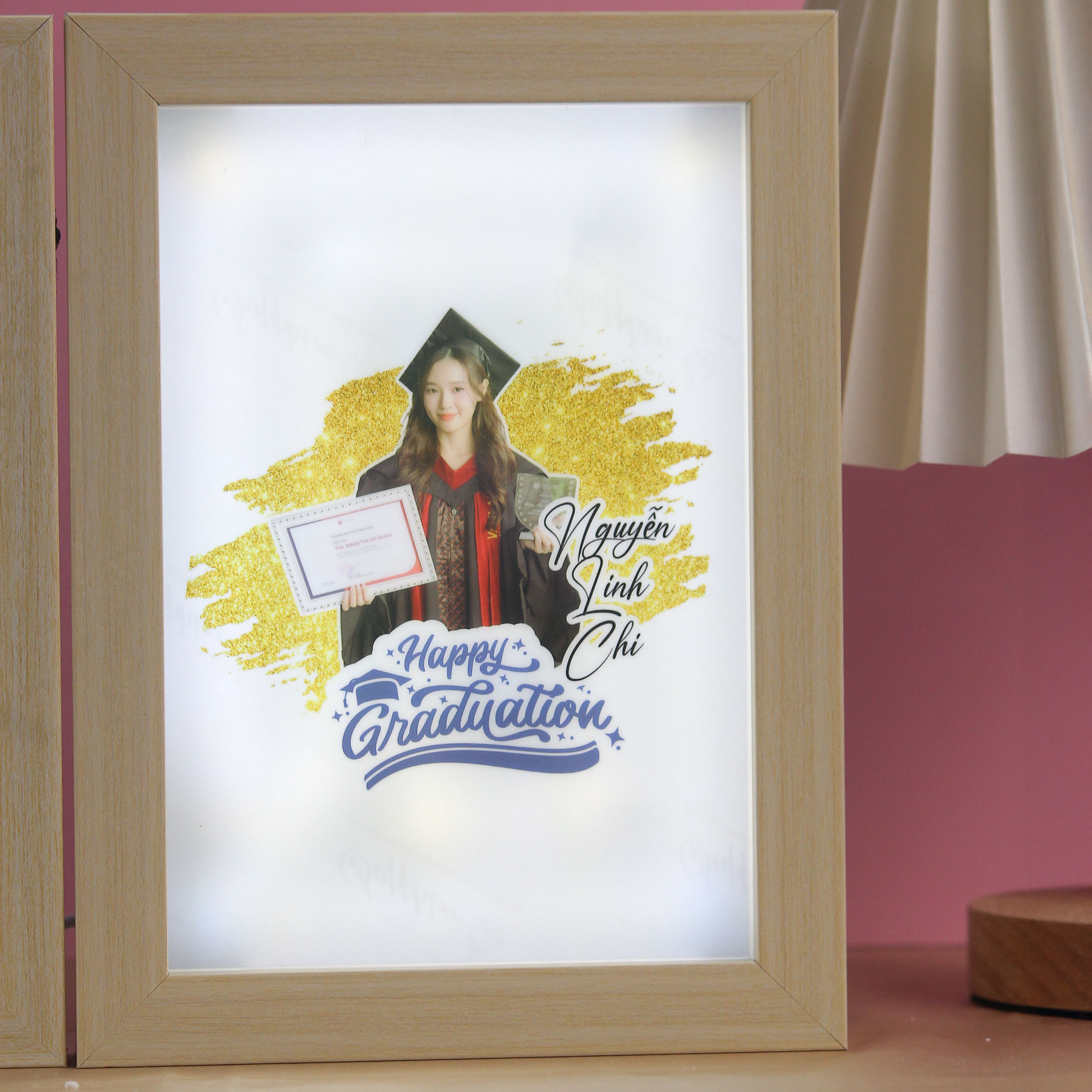 Tranh Gương Đèn Led In Ảnh Cá Nhân Hóa – Quà Tặng Tốt Nghiệp Ý Nghĩa Dành Cho Bạn Bè, Người Thân Kỷ Niệm Ngày Ra Trường_thumbnail_3