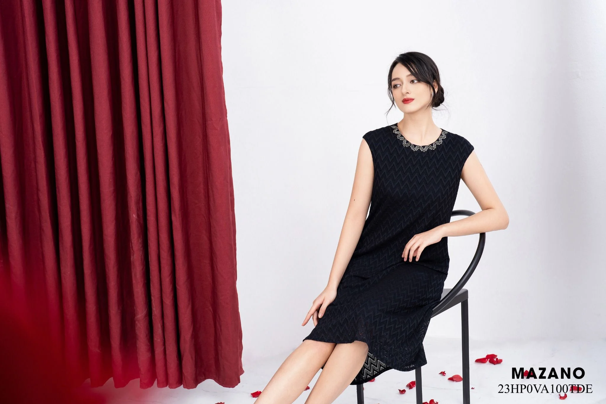 Đầm suông A tay chờm cổ đính trang trí_thumbnail_3