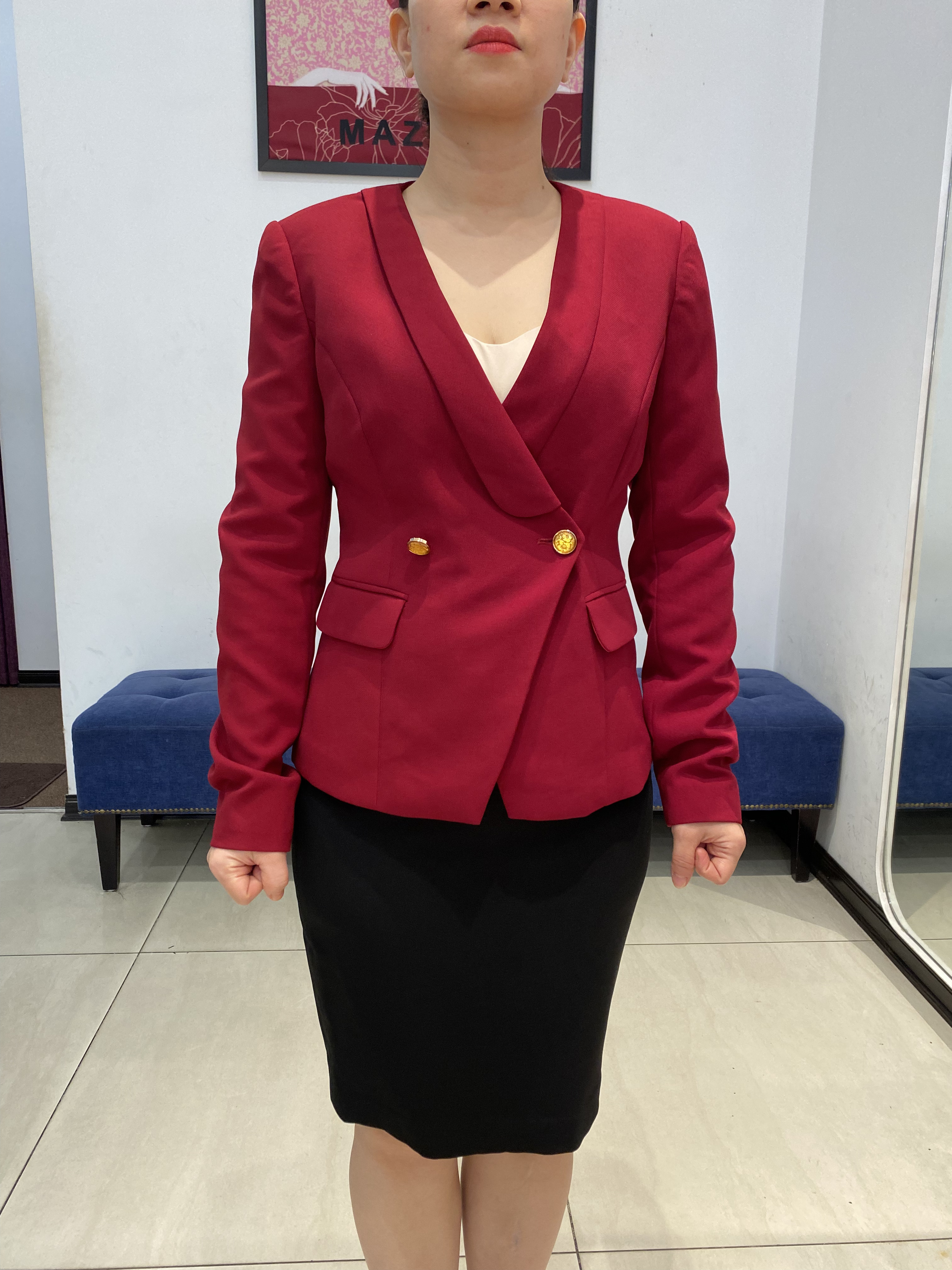 Bộ Áo Vest đỏ và chân juyp màu đen vải tuytxi