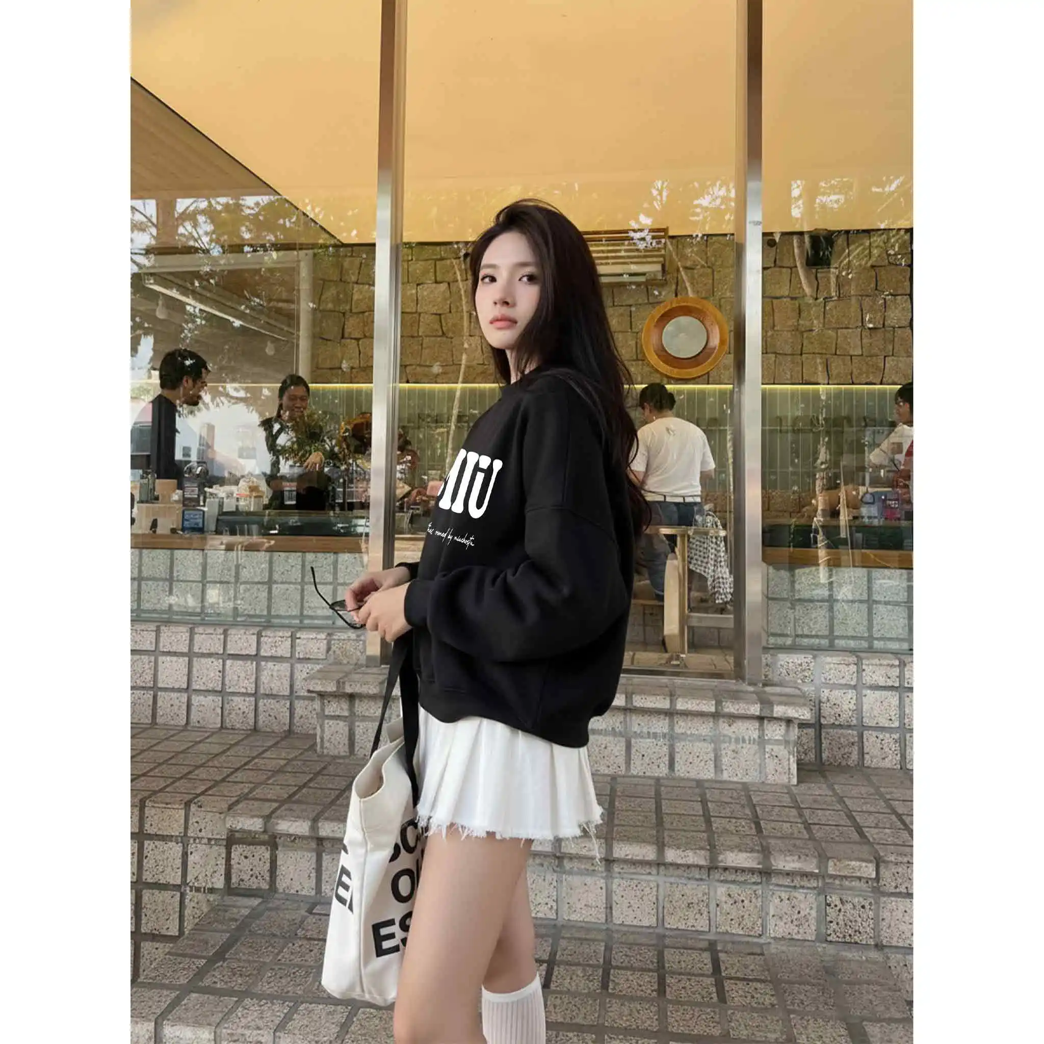 Áo Sweater form boxy Miucho nỉ 2 da dày dặn thoáng mát thoải mái mỗi ngày in chữ MIU basic 2831_thumbnail_3