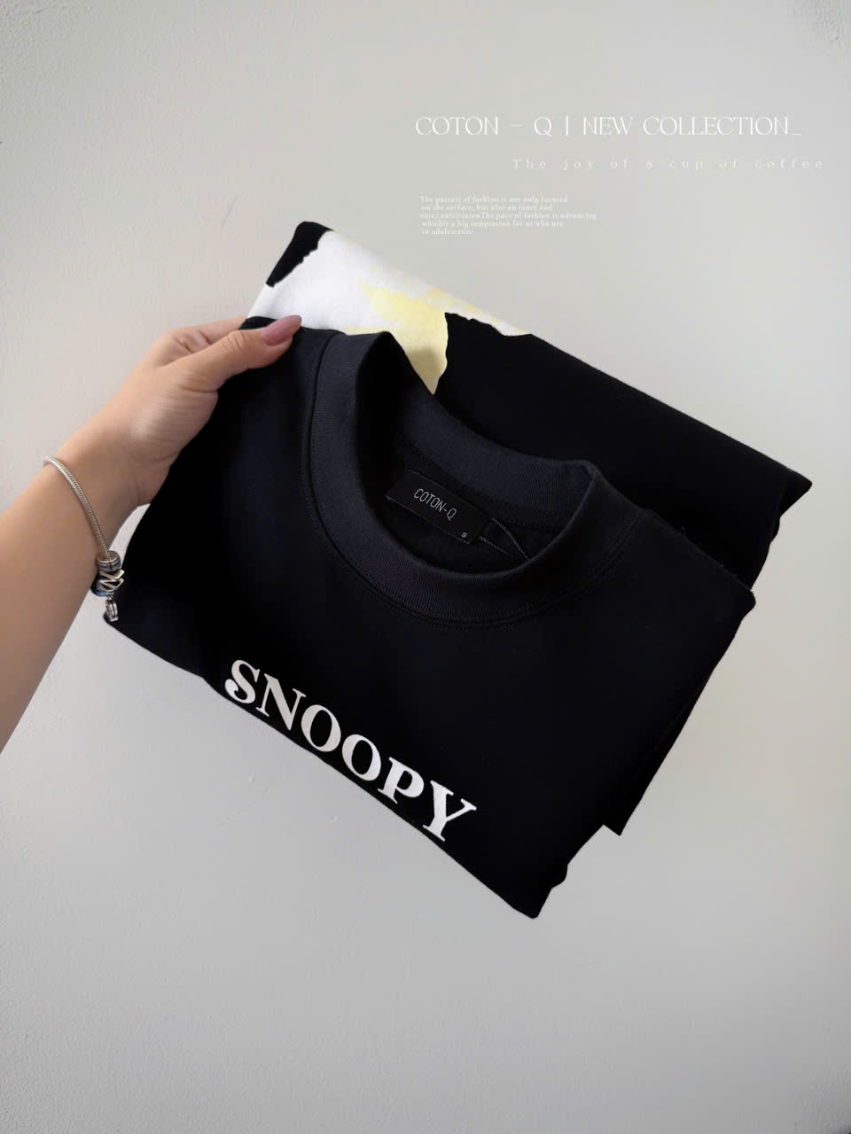 HA117 Áo thun đen in