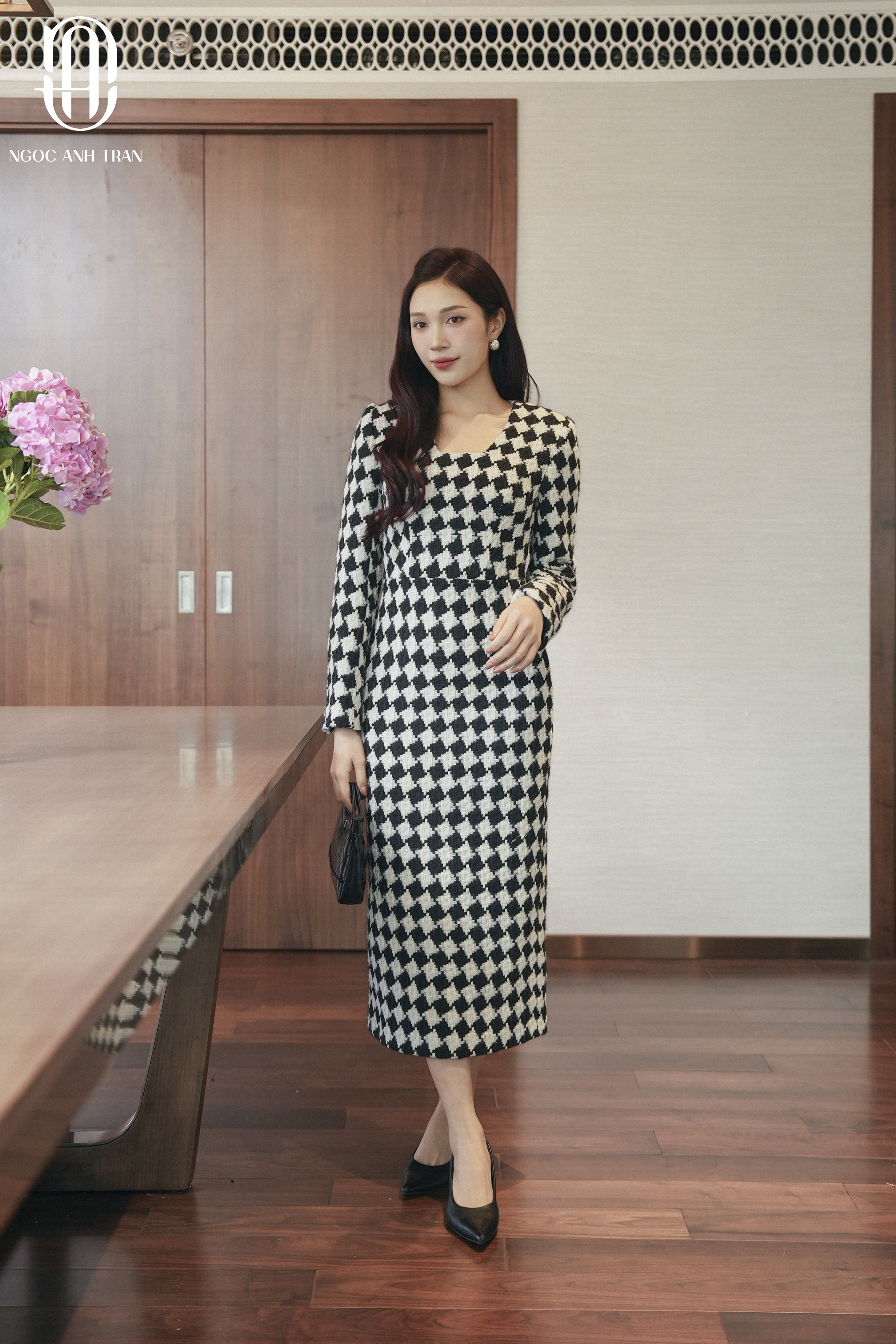 D160 - Đầm bút chì hoạ tiết hình thoi đan chéo