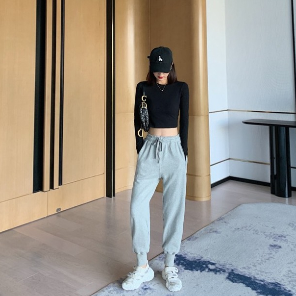 Áo croptop tay dài màu đen/trắng - Áo thun nữ dài tay dáng croptop - LOZA LT103205