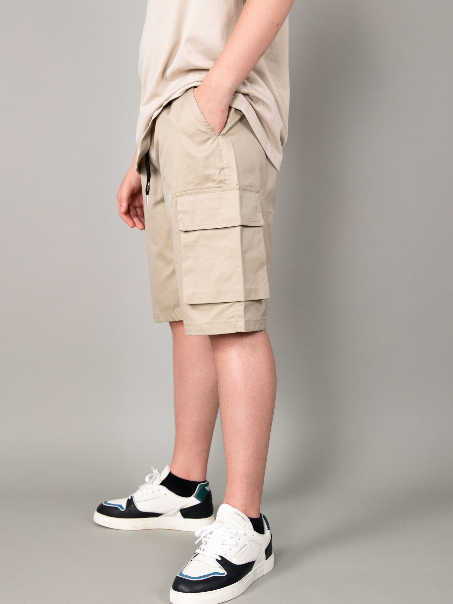 Quần short kaki màu be túi hộp