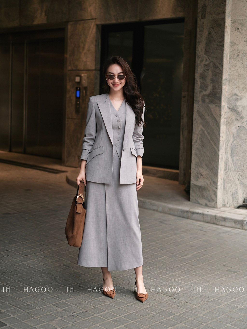 กระโปรงผ่าข้างไม่สมมาตร