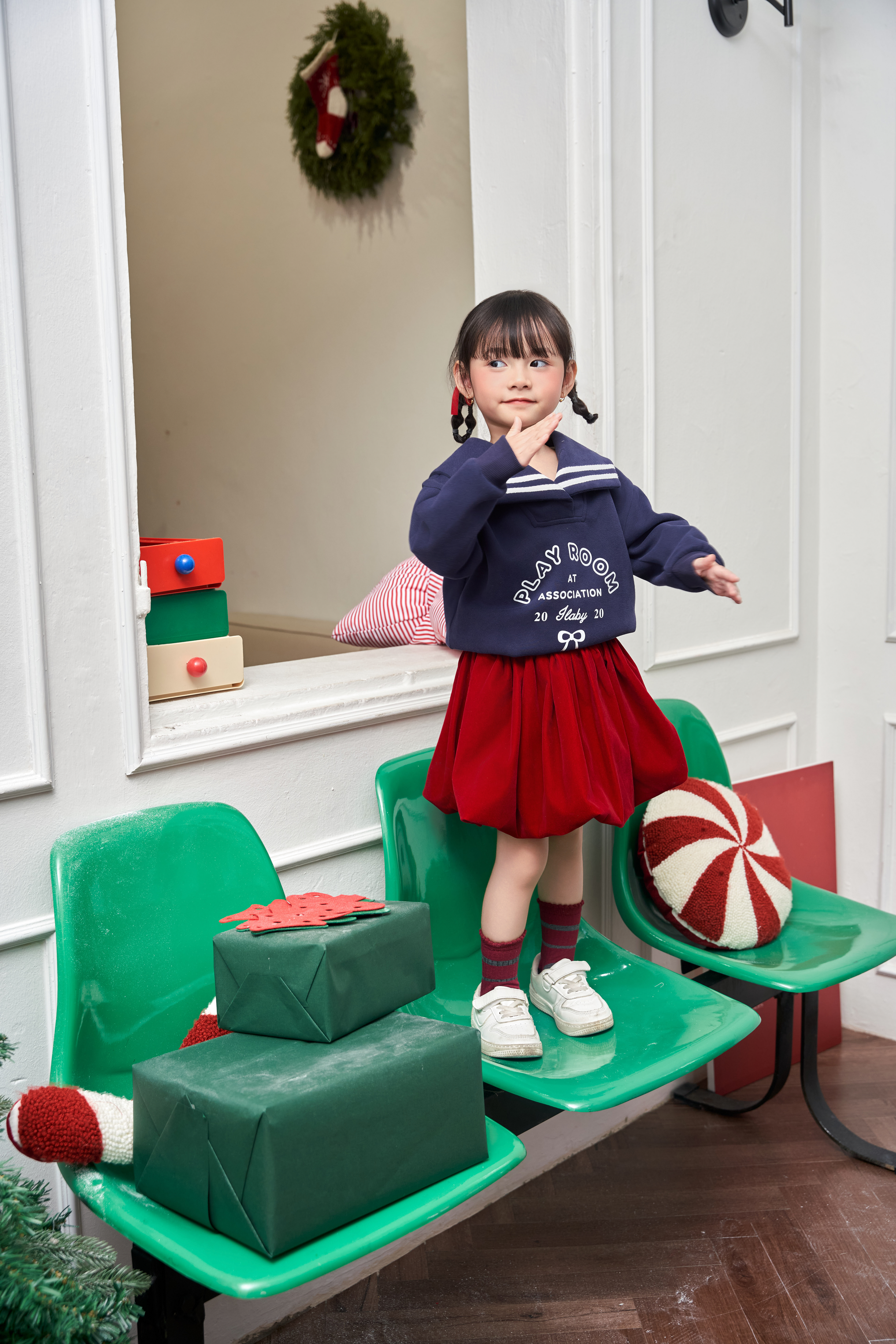 Áo nỉ cổ thủy thủ phối dây màu