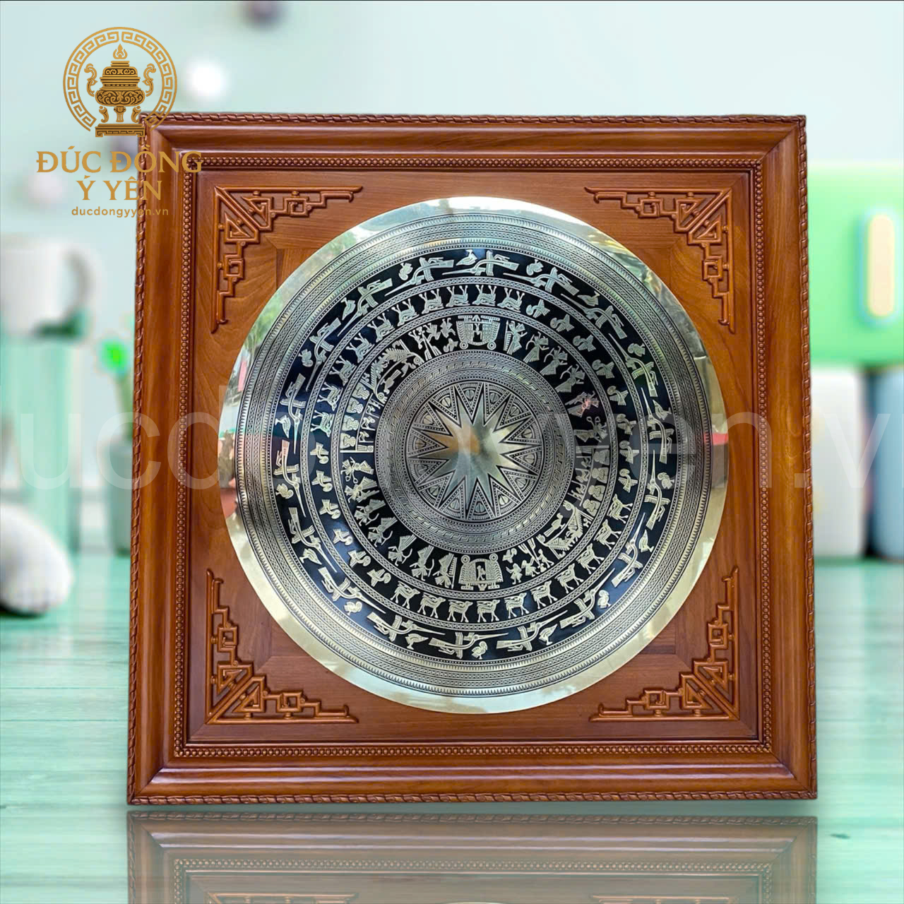 Mặt trống đồng ăn mòn cnc lắp khung gỗ gụ