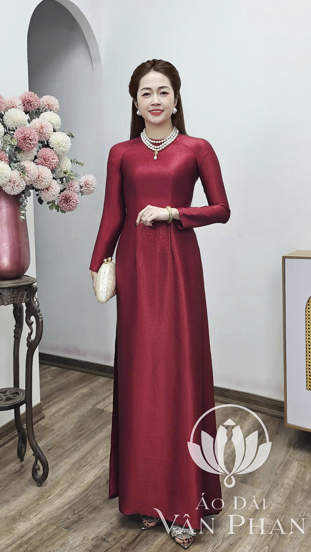 A3175 áo dài cổ khít tay dài lụa dubai sa mạc màu đỏ