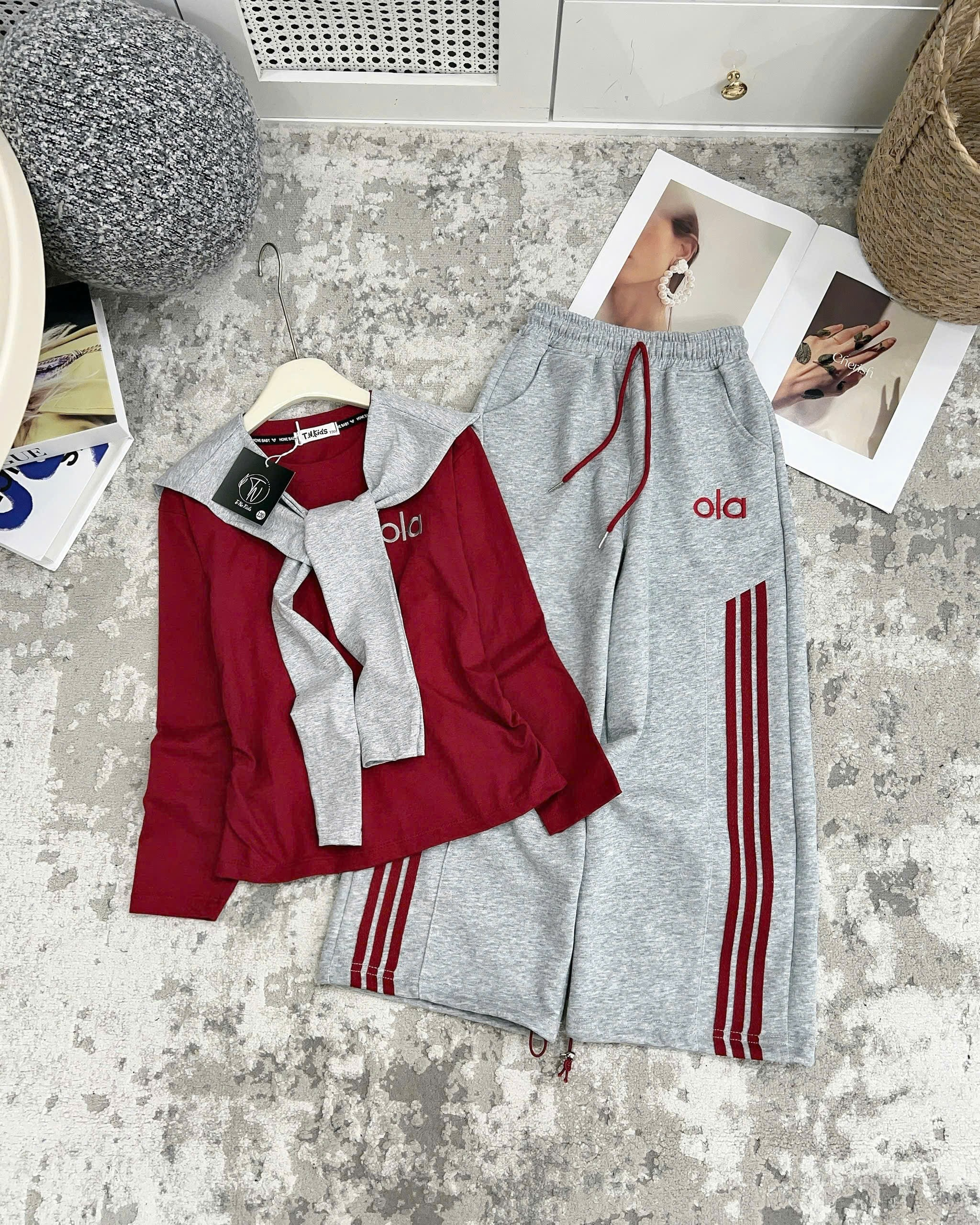 [J15] Bộ nỉ Ola kèm khăn