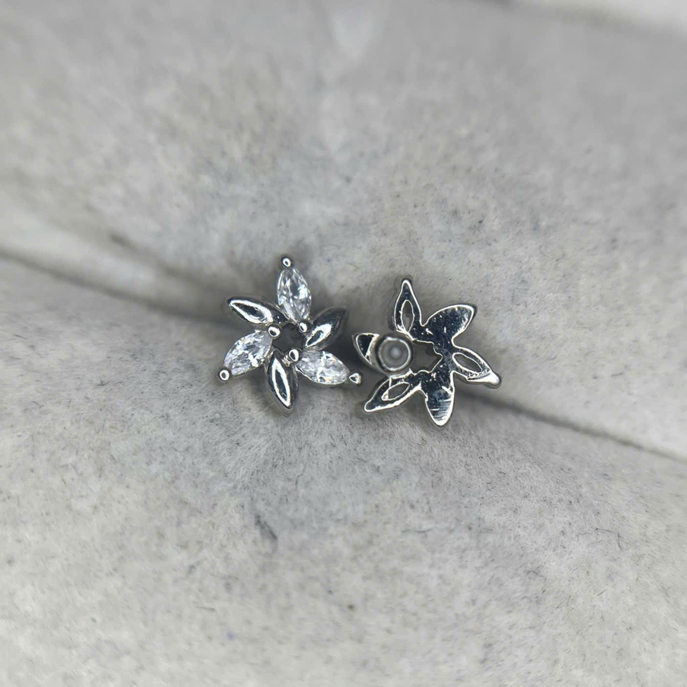 Charm cấy thép y tế hoa 6 cánh thân 1.2._thumbnail_1