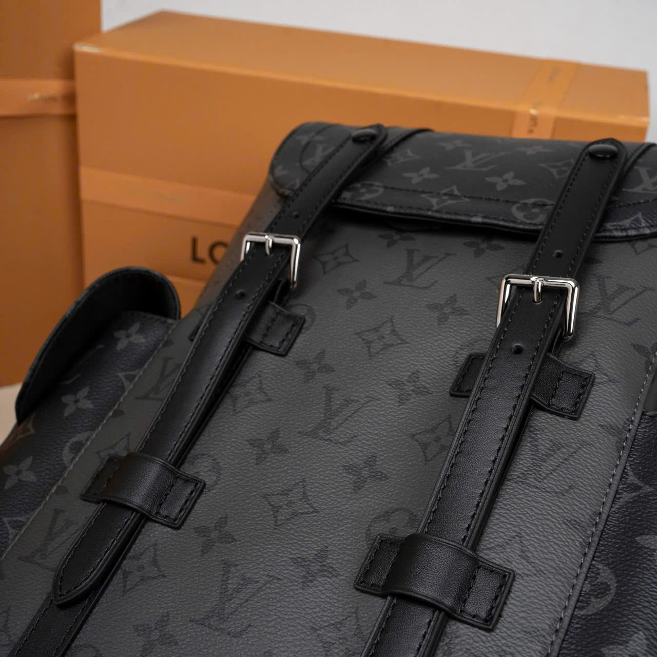 Balo nam LV Christopher PM Monogram Eclipse hoa đen_thumbnail_2