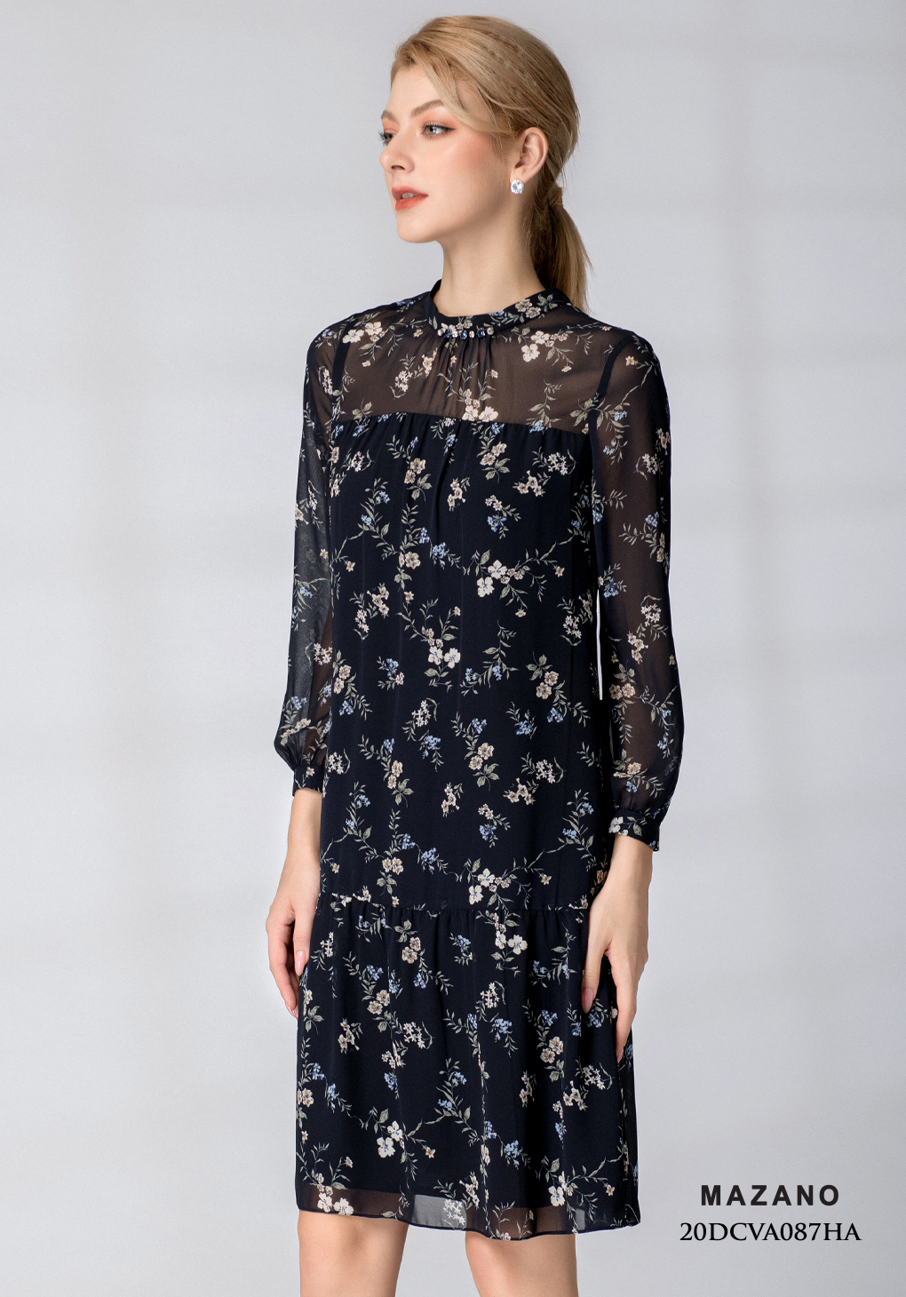 Đầm đen suông A họa tiết hoa đính đá cổ_thumbnail_4