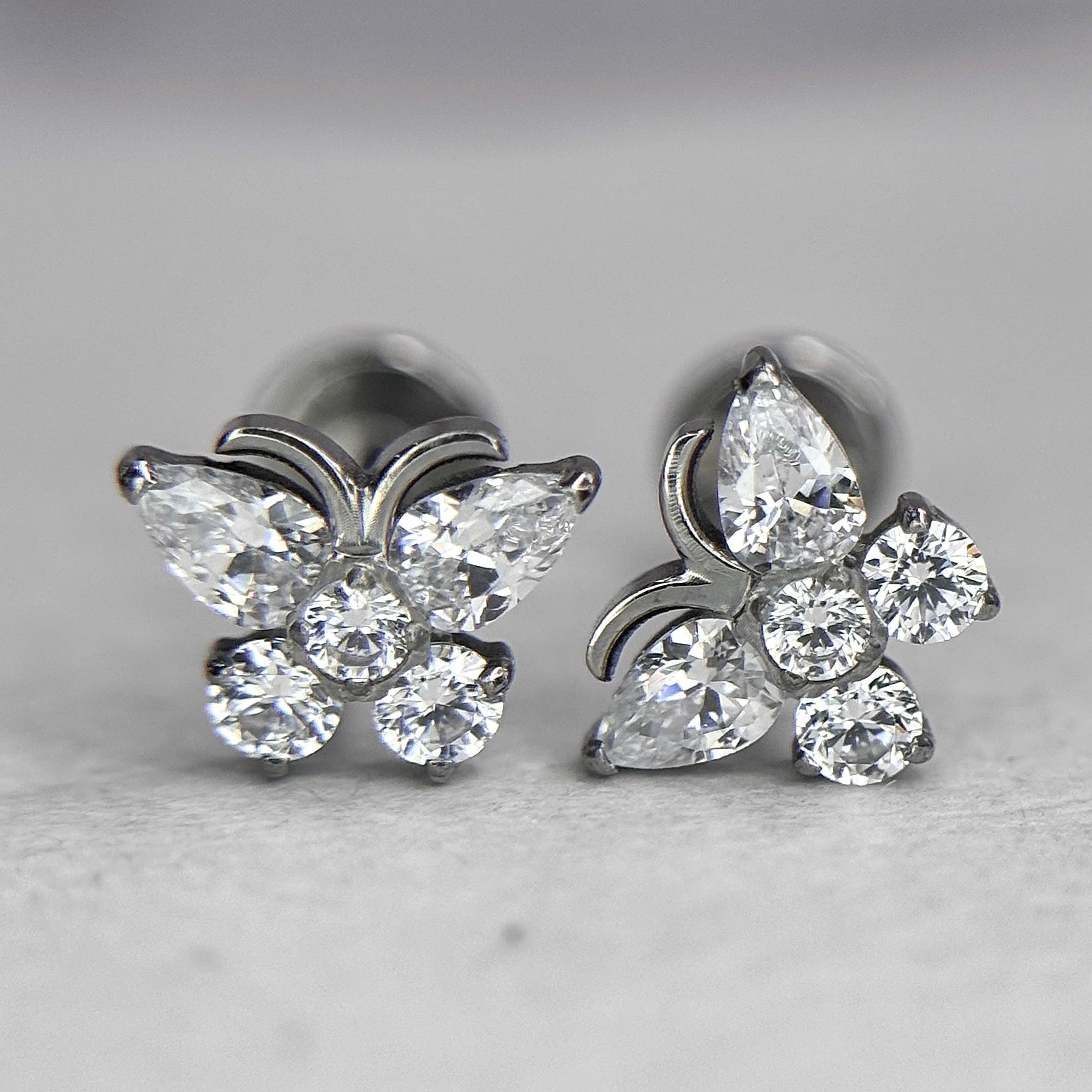 Khuyên kiểu titan bướm nhỏ râu