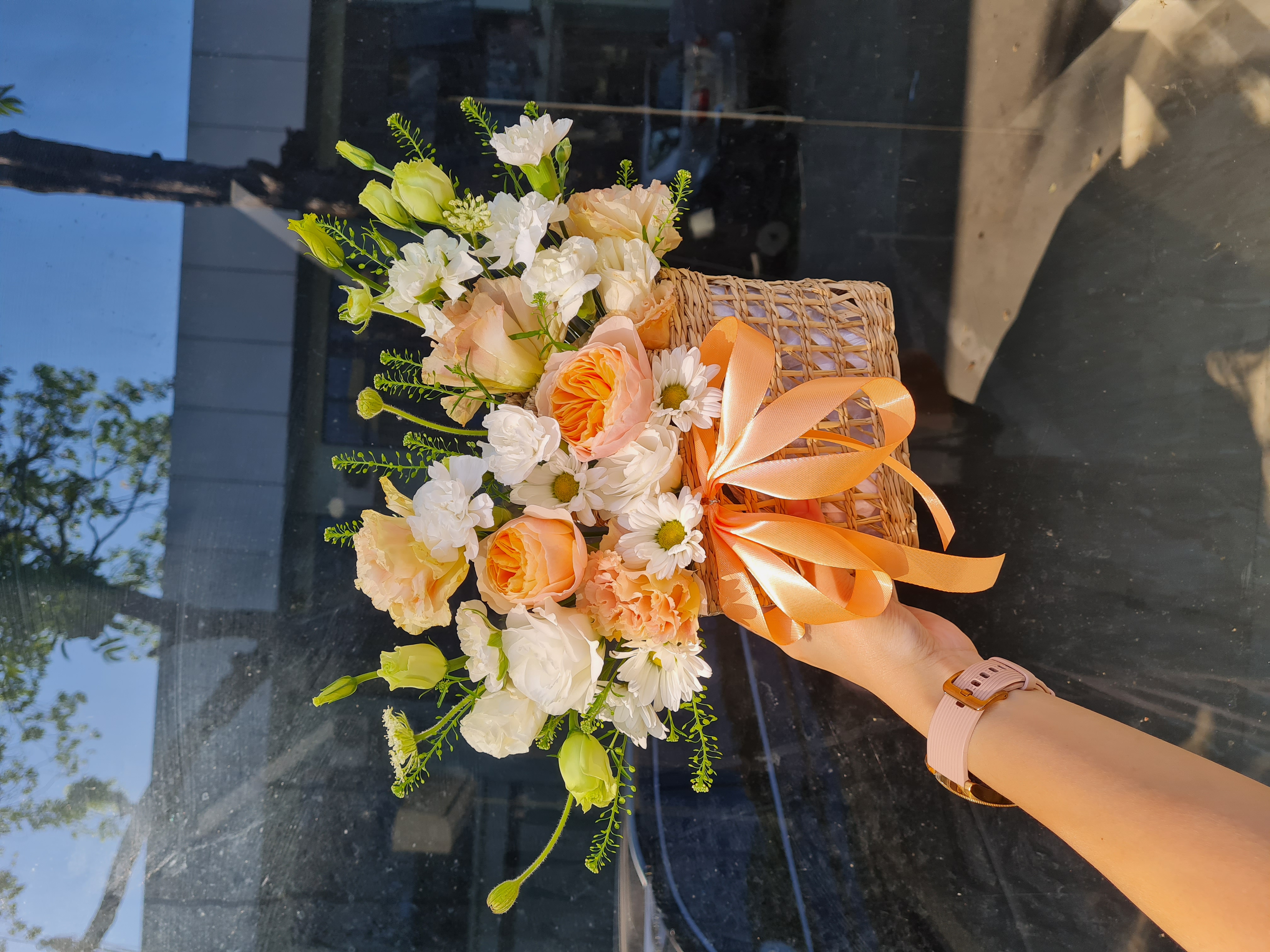 Giỏ hoa nhỏ xinh tone Cam