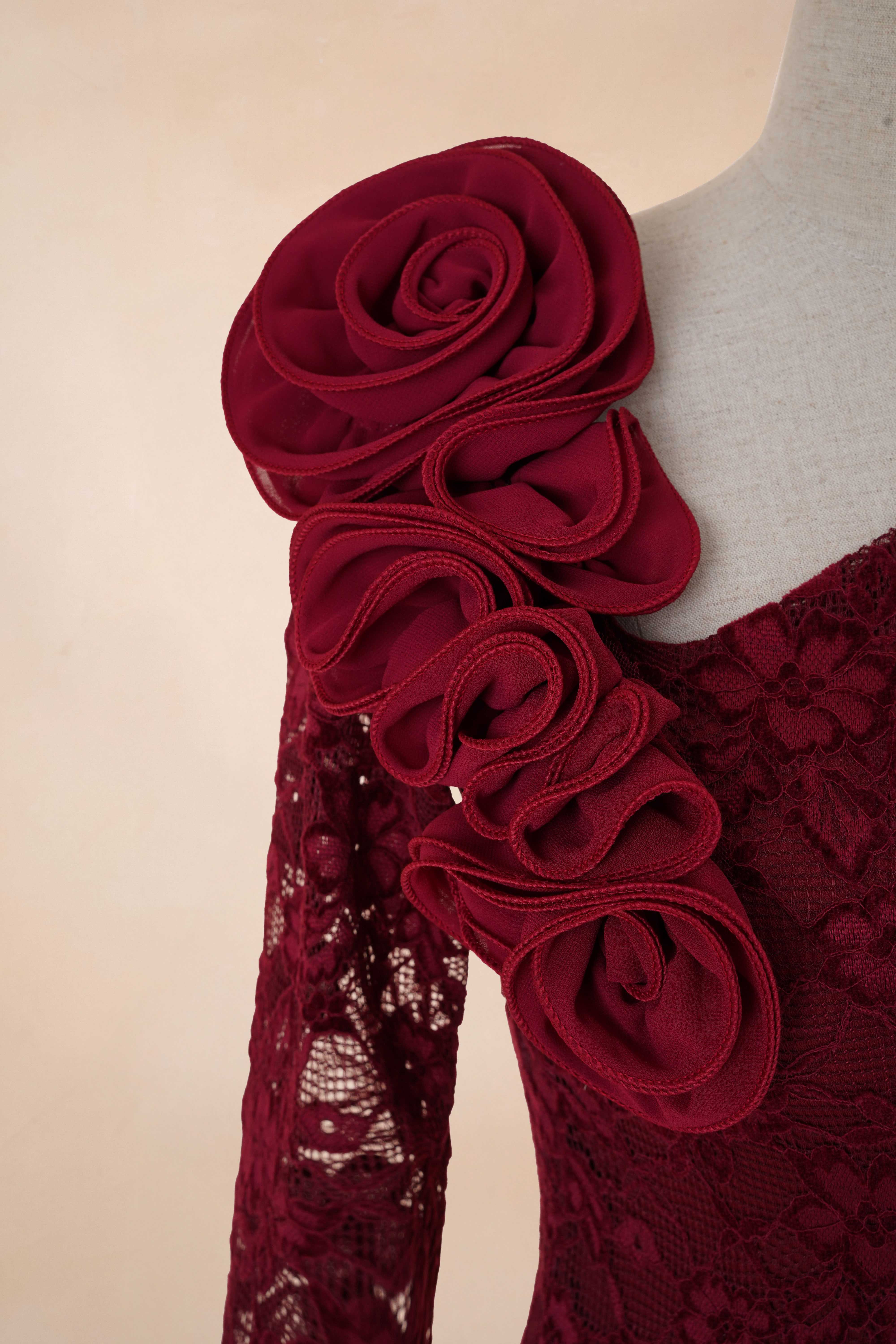 Áo Ren Cổ Lệch Hoa Vai_thumbnail_3