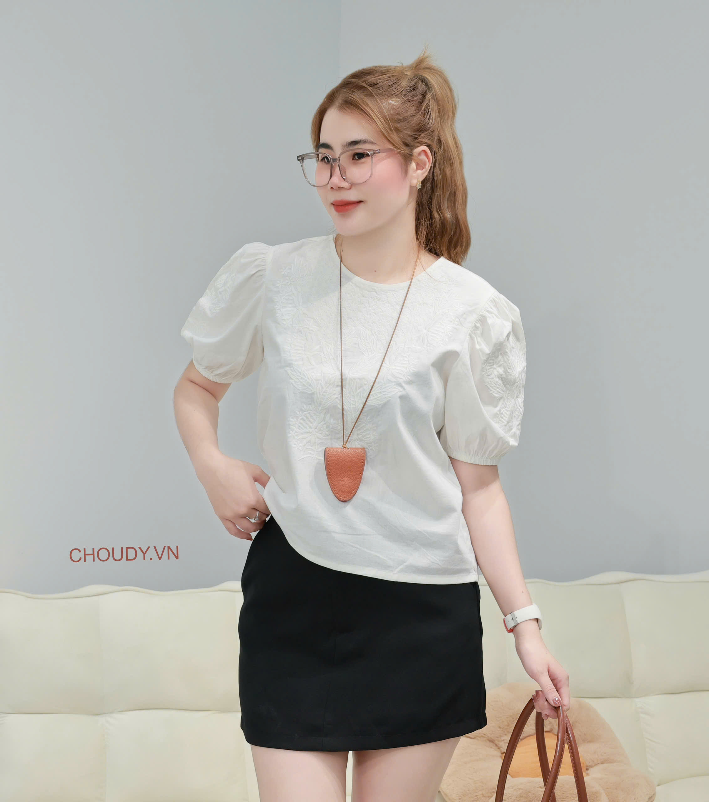 U32 ÁO THÊU 2 MÀU