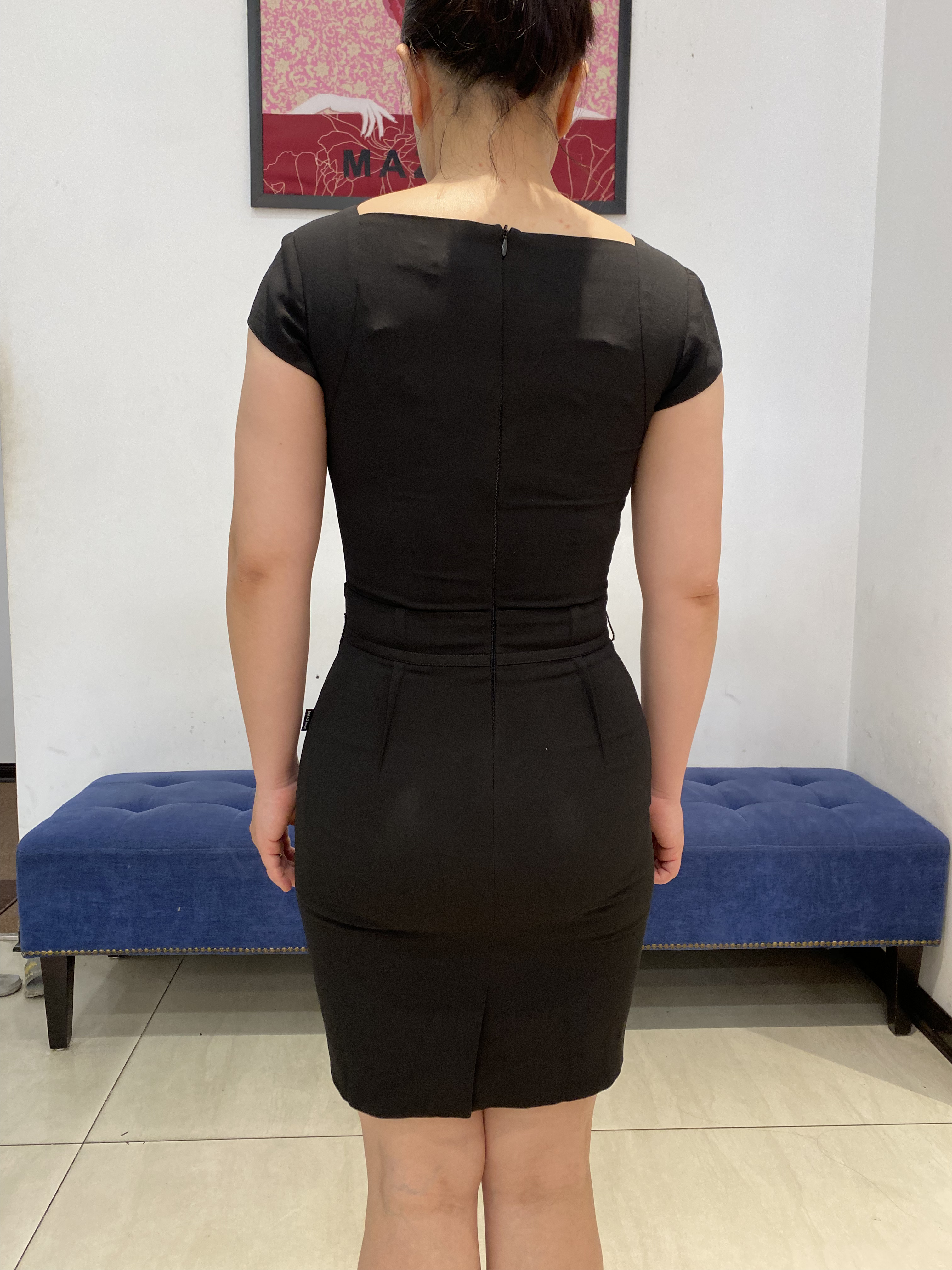 Đầm đen thân ôm tay hến cổ thuyền_thumbnail_4