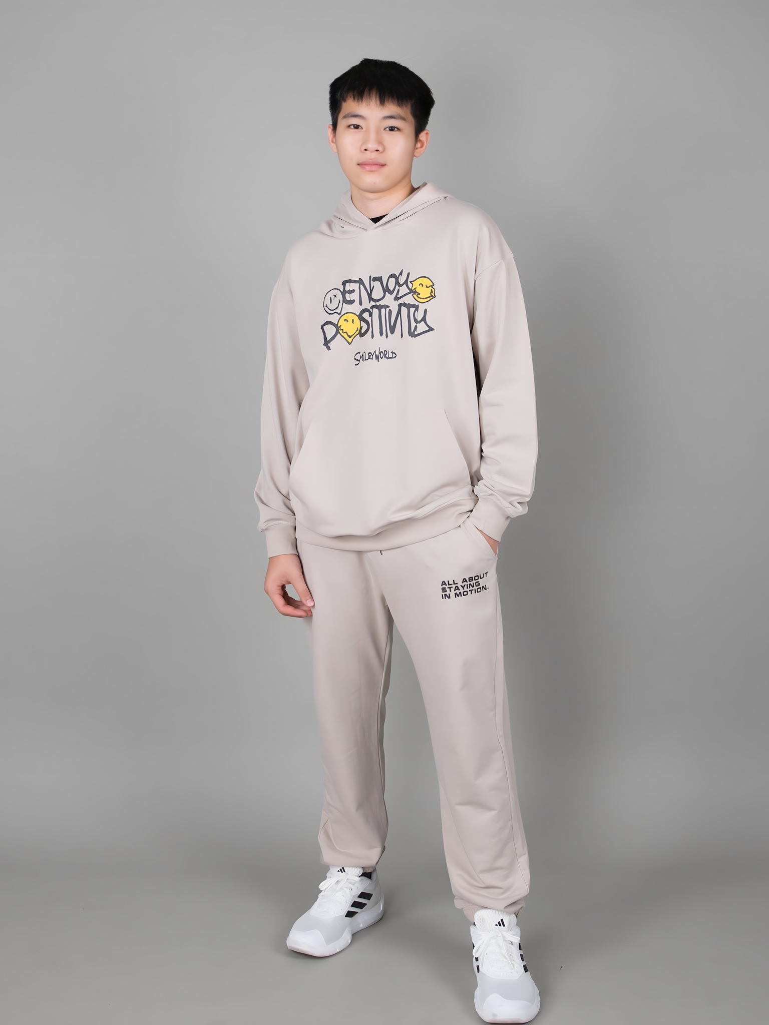 Áo nỉ hoodie bé trai màu be in chữ ngực_thumbnail_2