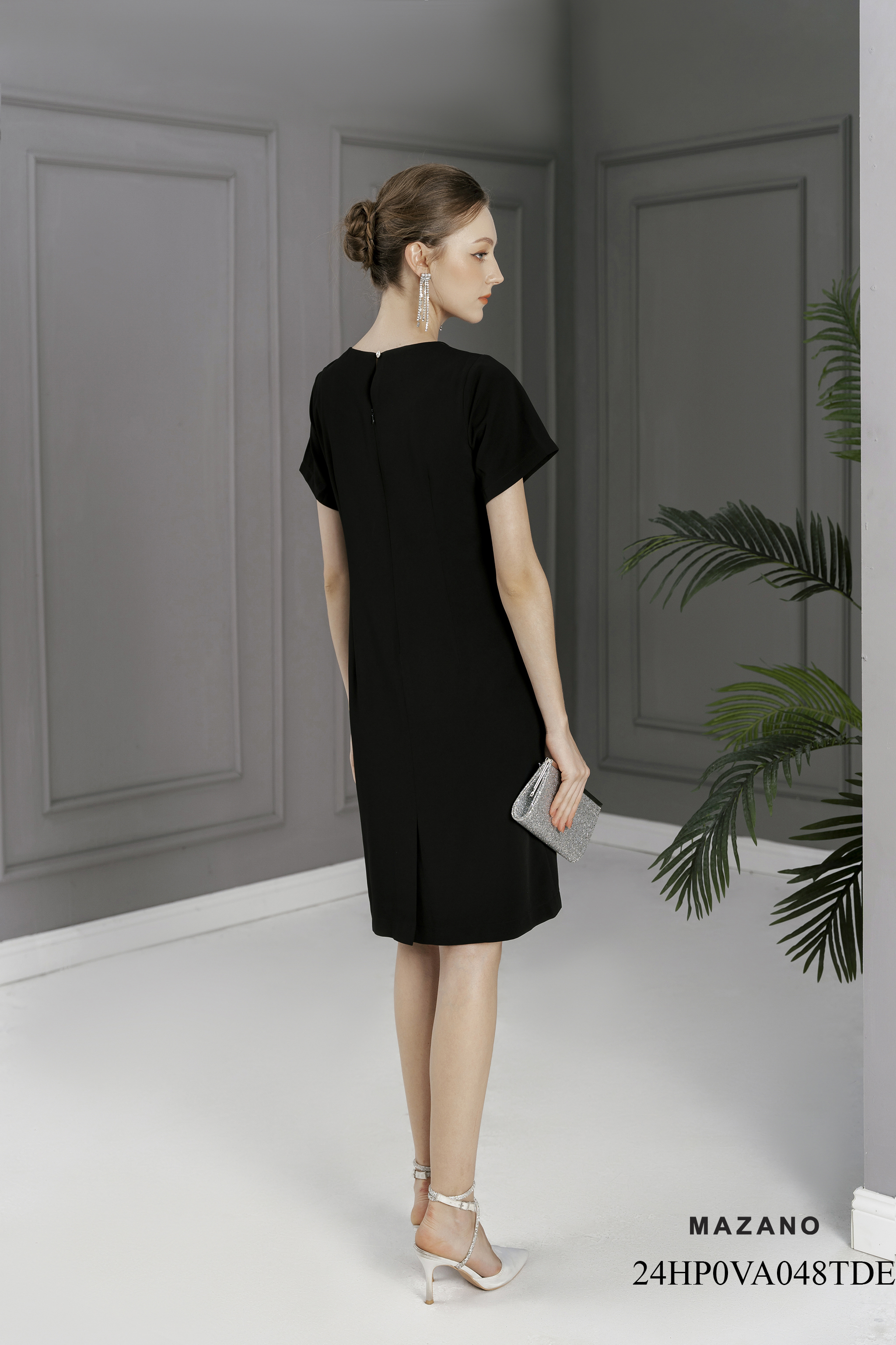 Đầm suông rộng xếp ly ngực_thumbnail_3