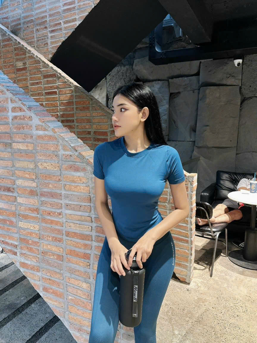 Áo Thun Thể Thao Tay Ngắn Cổ Tròn Vạt Bầu_thumbnail_21