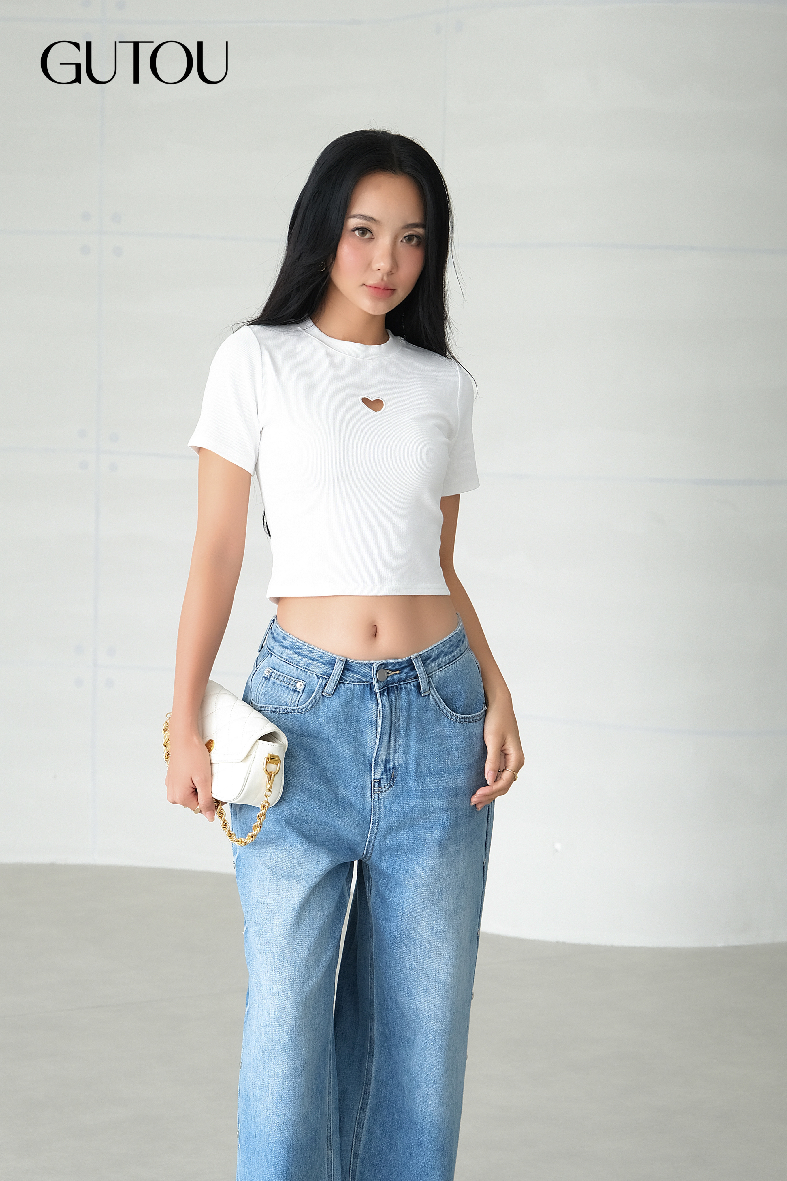 [GUTOU] Áo Thun Cổ Tròn Cutout Trái Tim_thumbnail_5