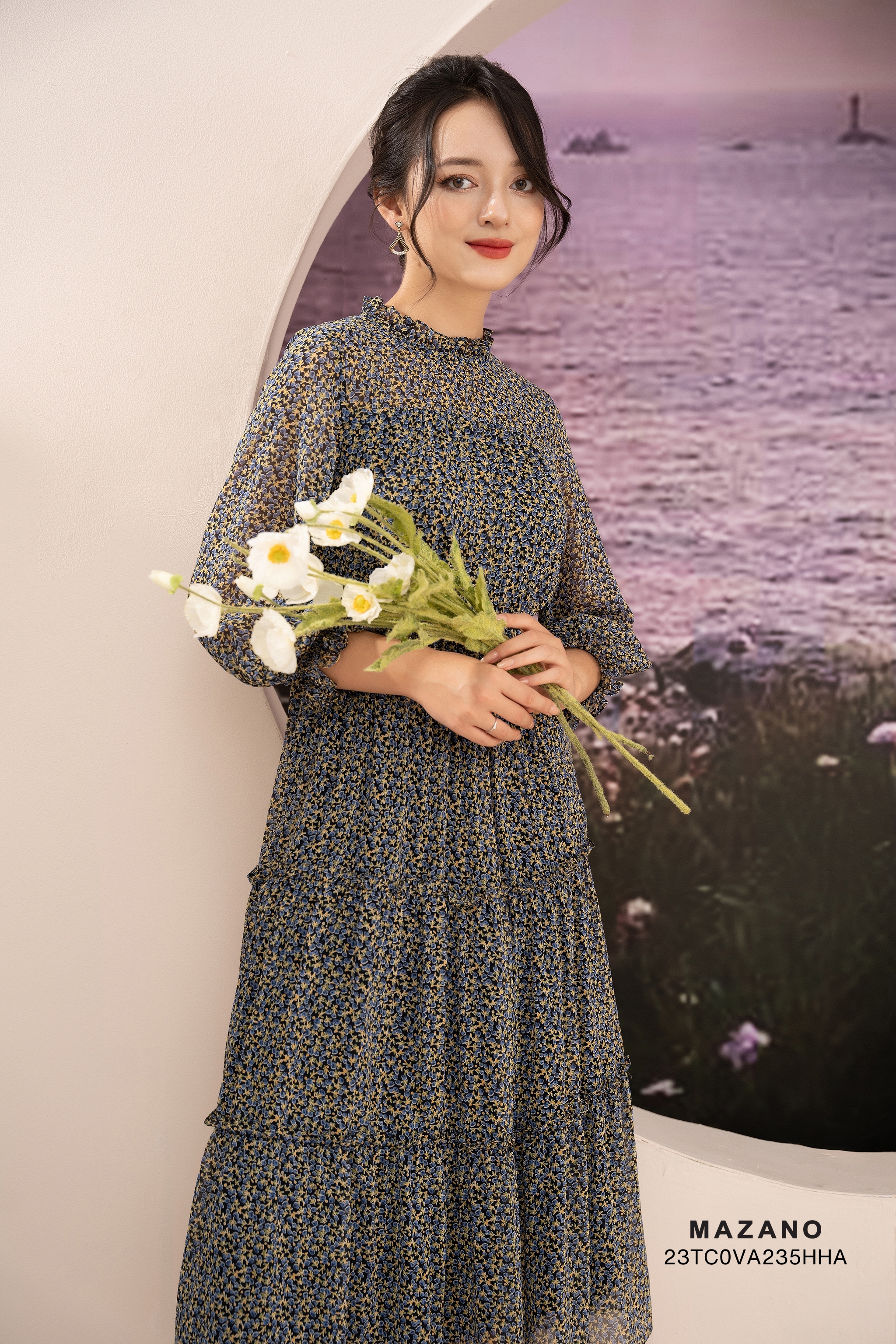 Đầm bùng eo chân xòe tầng