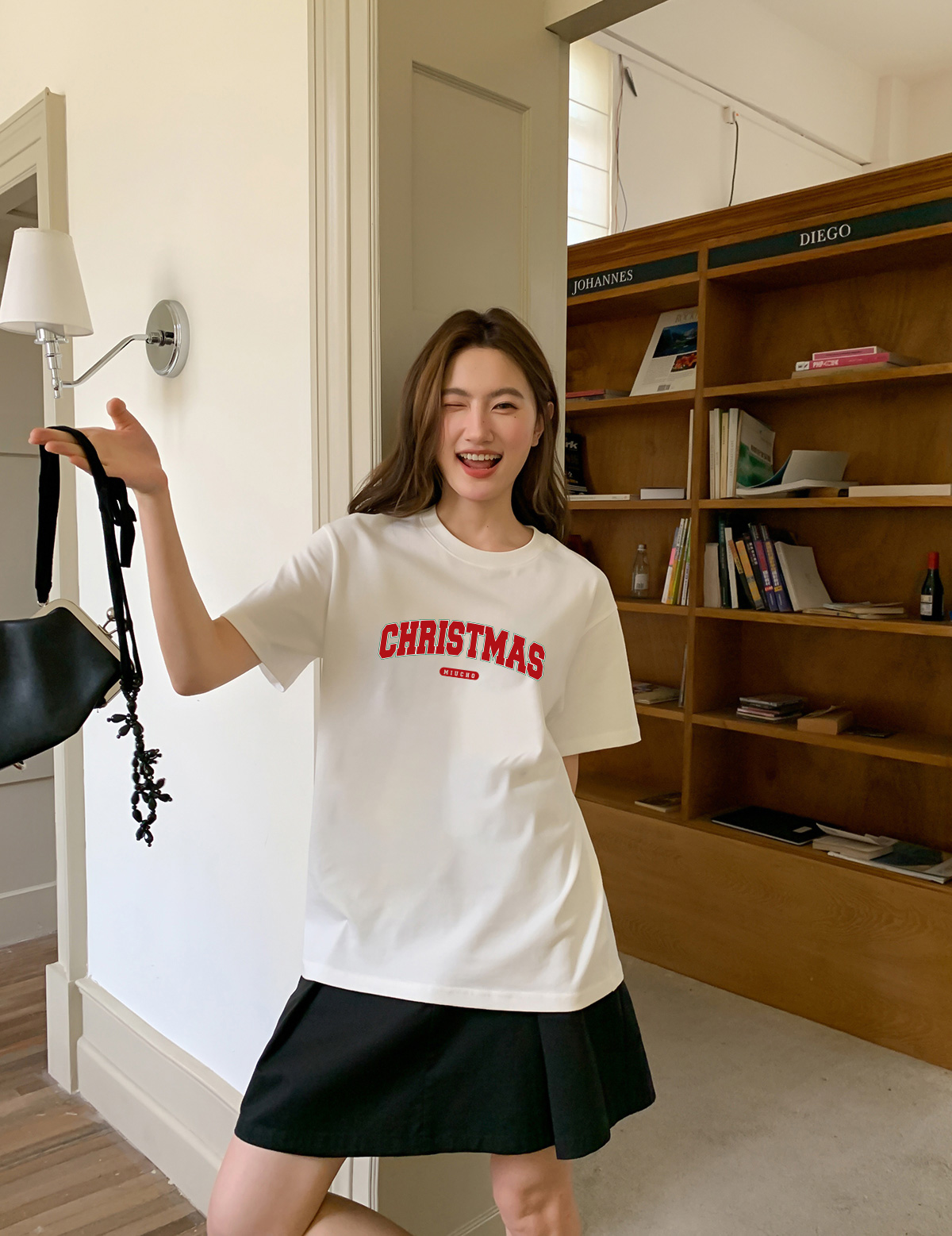 Áo thun nữ giáng sinh noel form vừa regular vải cotton 4c thoáng mát 1761 Miucho Chic Chic in typography_thumbnail_3