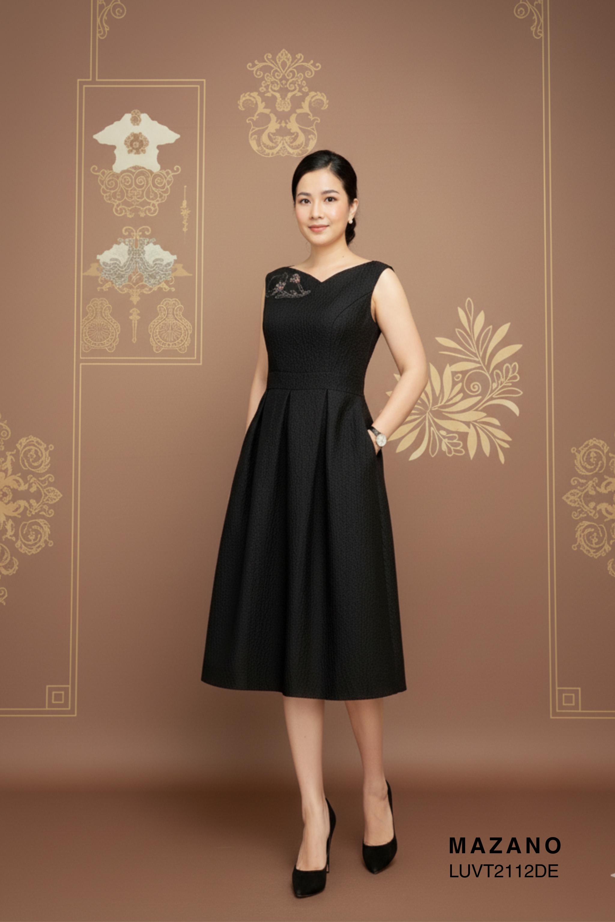 Đầm đen xòe đính đá cổ cách điệu