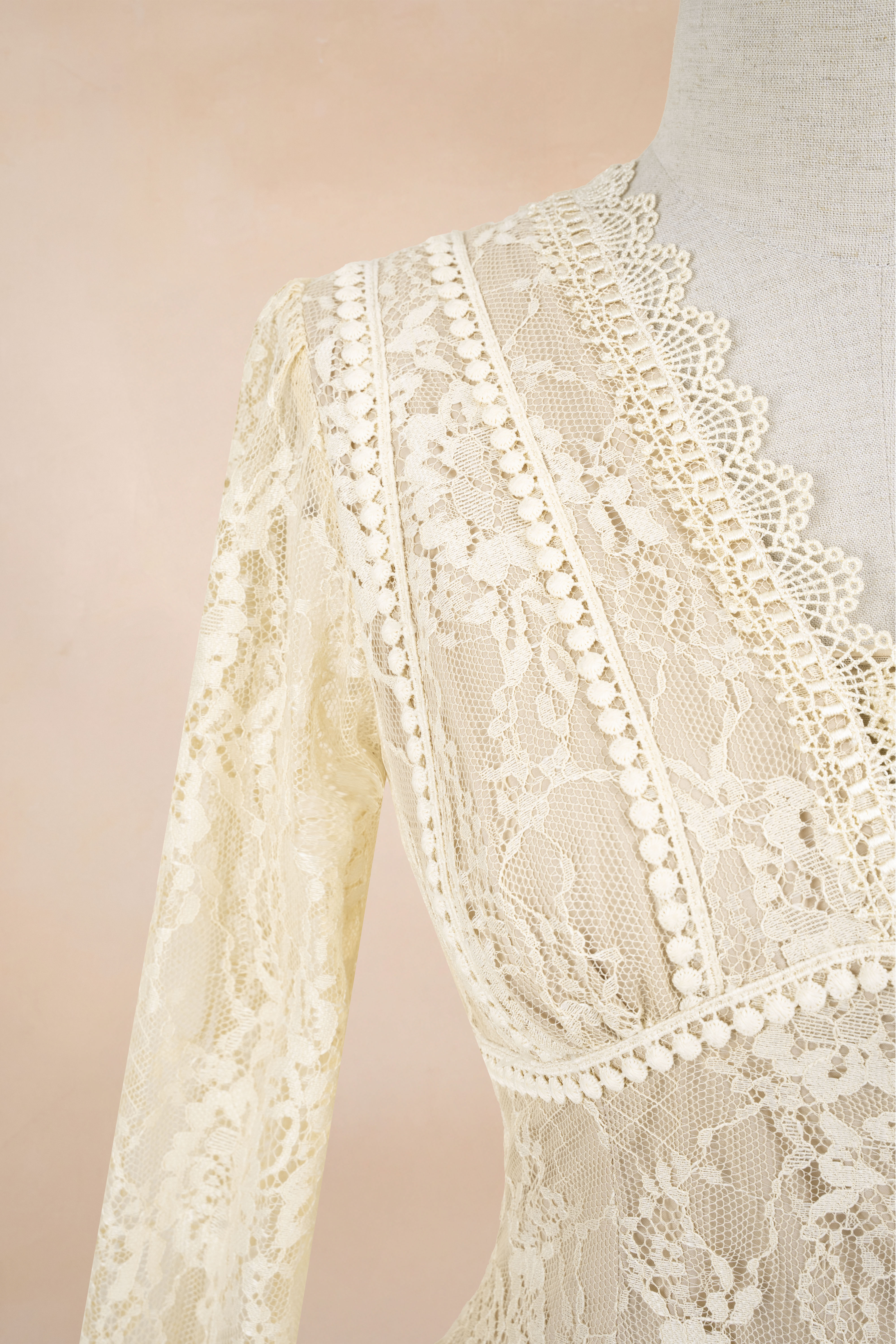 Đầm Xoè Cổ V Tay Dài_thumbnail_3