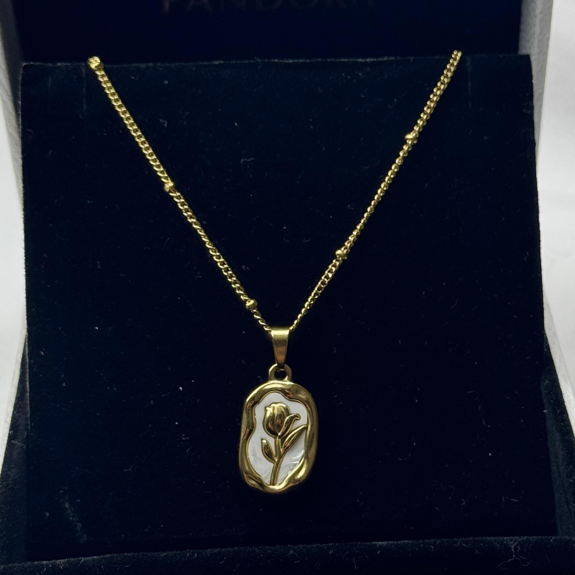 vòng cổ titan vàng charm chữ nhật khắc hoa cổ điển _thumbnail_2