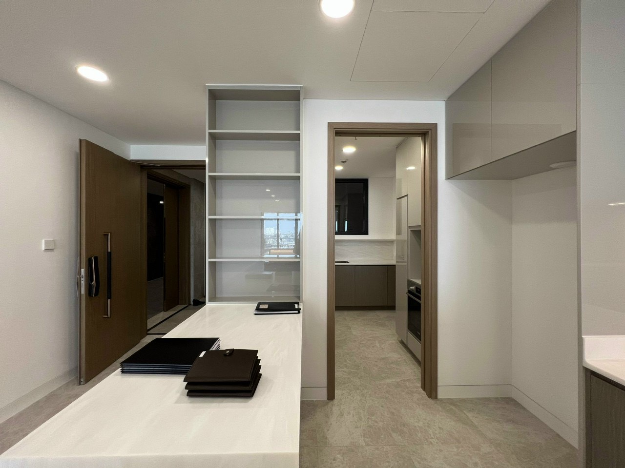 Căn hộ The River Thủ Thiêm hướng ban công tây bắc nội thất cơ bản diện tích 203m².