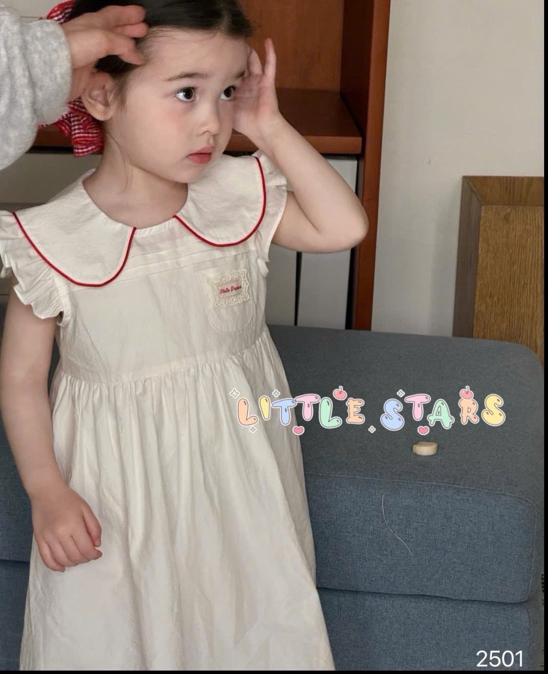 V29 Váy Thô cổ sen viền đỏ