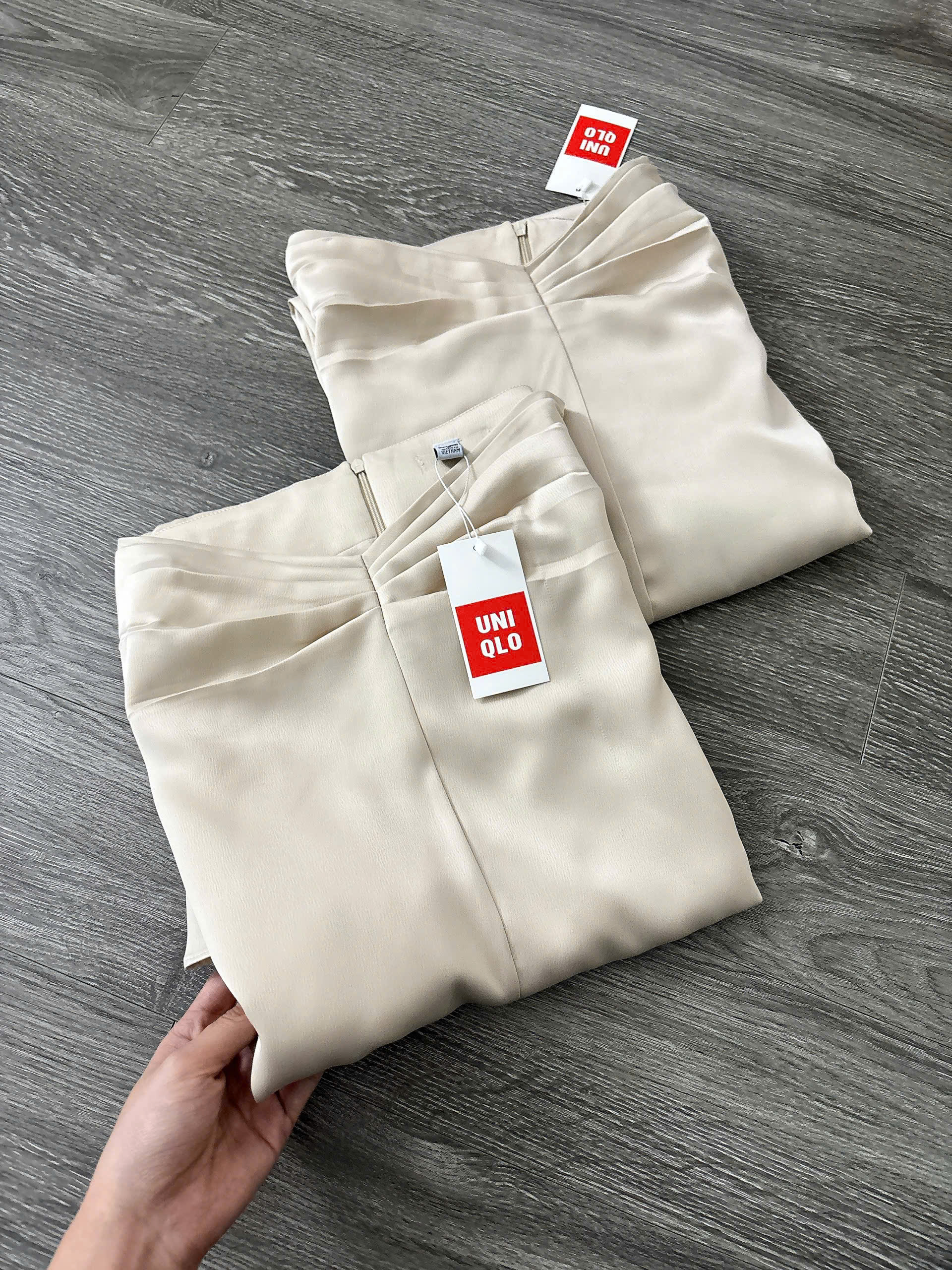 C94 CHÂN VÁY LỤA KEM_thumbnail_2