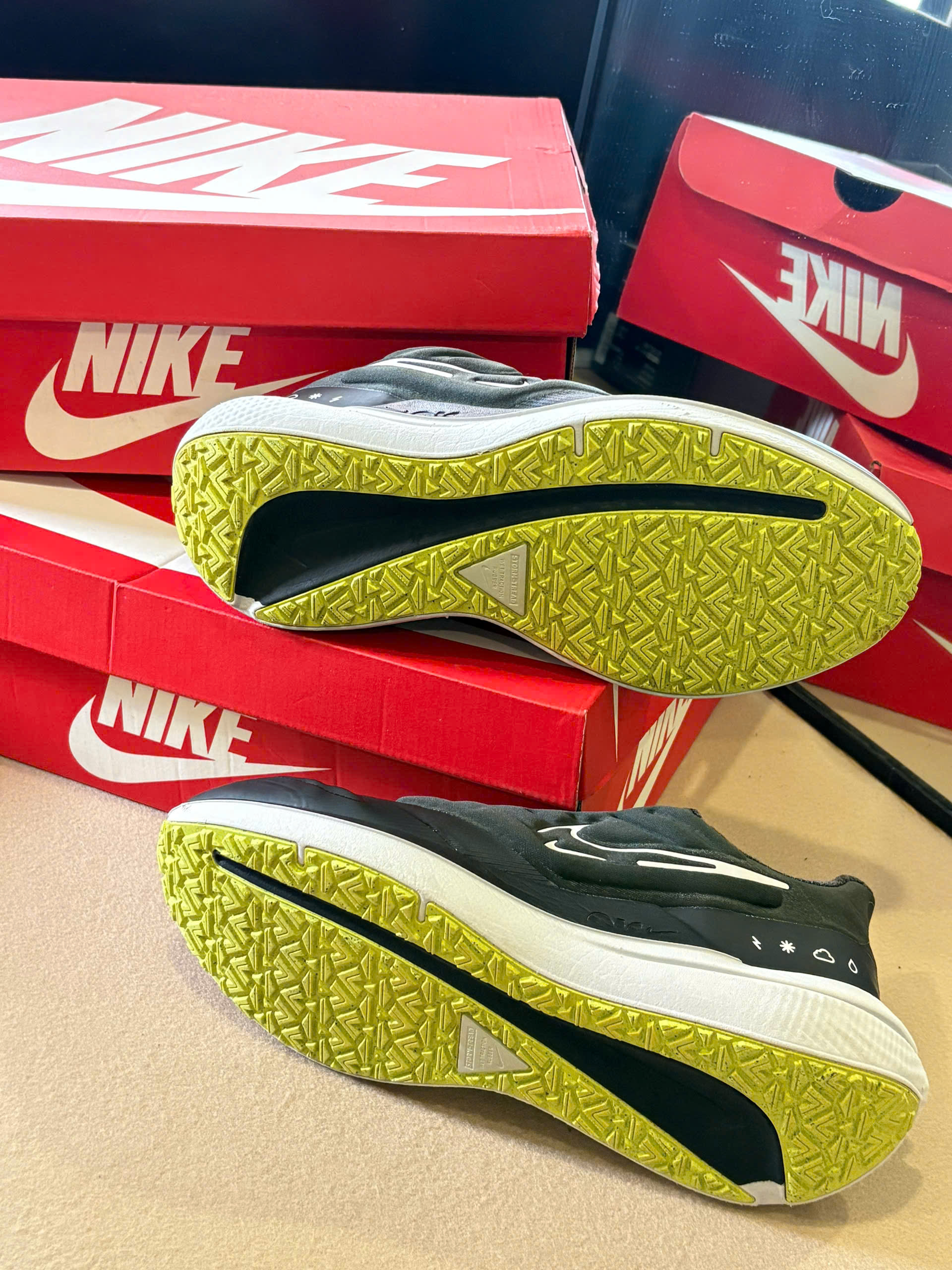 Nike Air Zoom Winflo 9 Shield Black DM1106-001_thumbnail_5