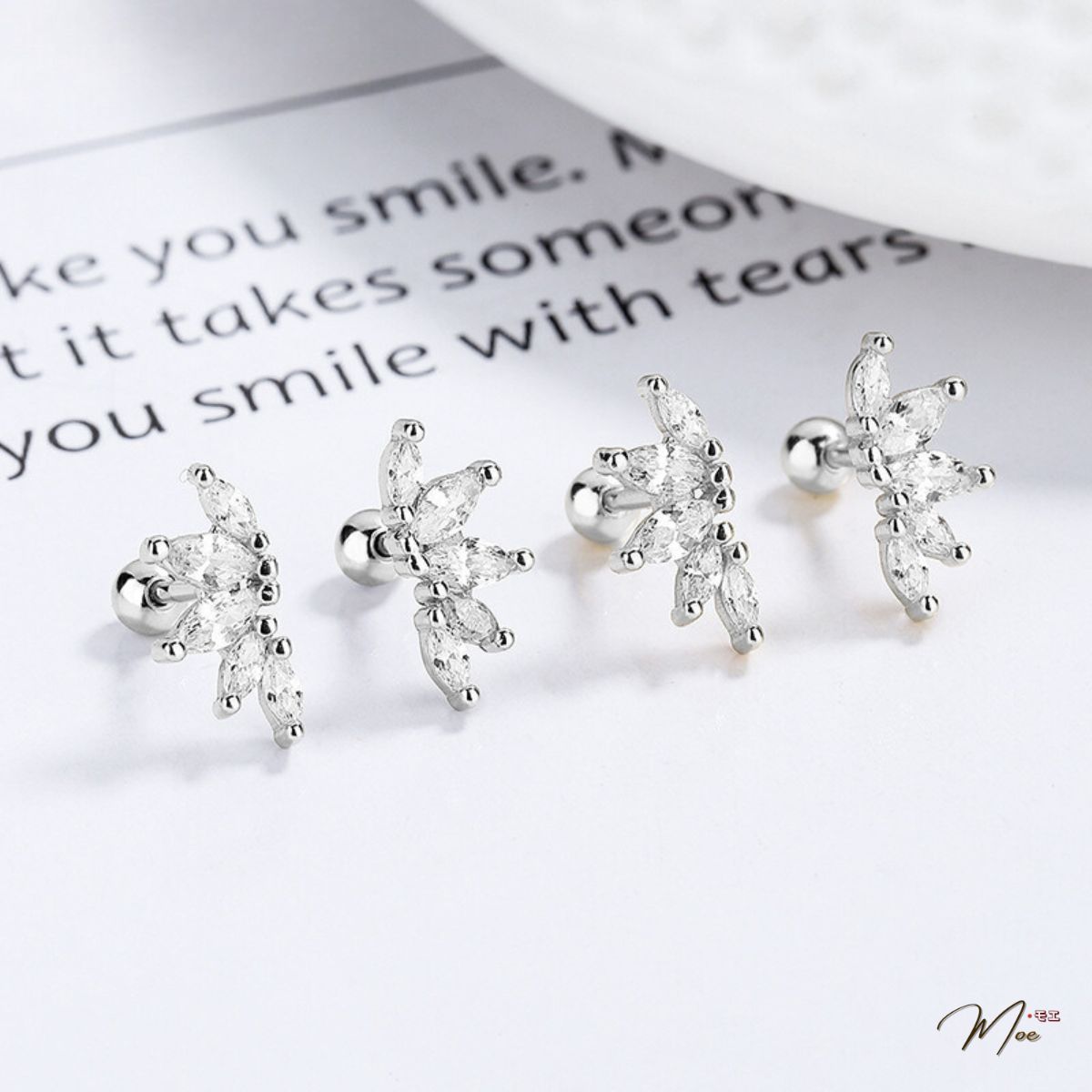 K253 - Khuyên tai cánh hạc pha lê_thumbnail_2