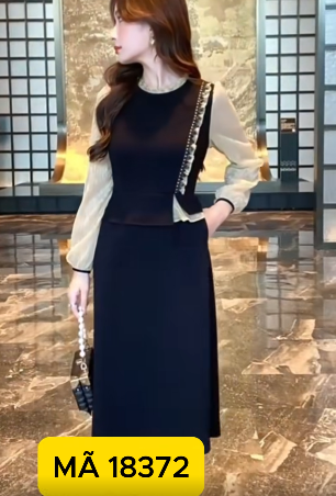 18372-Đầm xòe đen phối tay voan dài trắng viền ren ( lụa, voan)