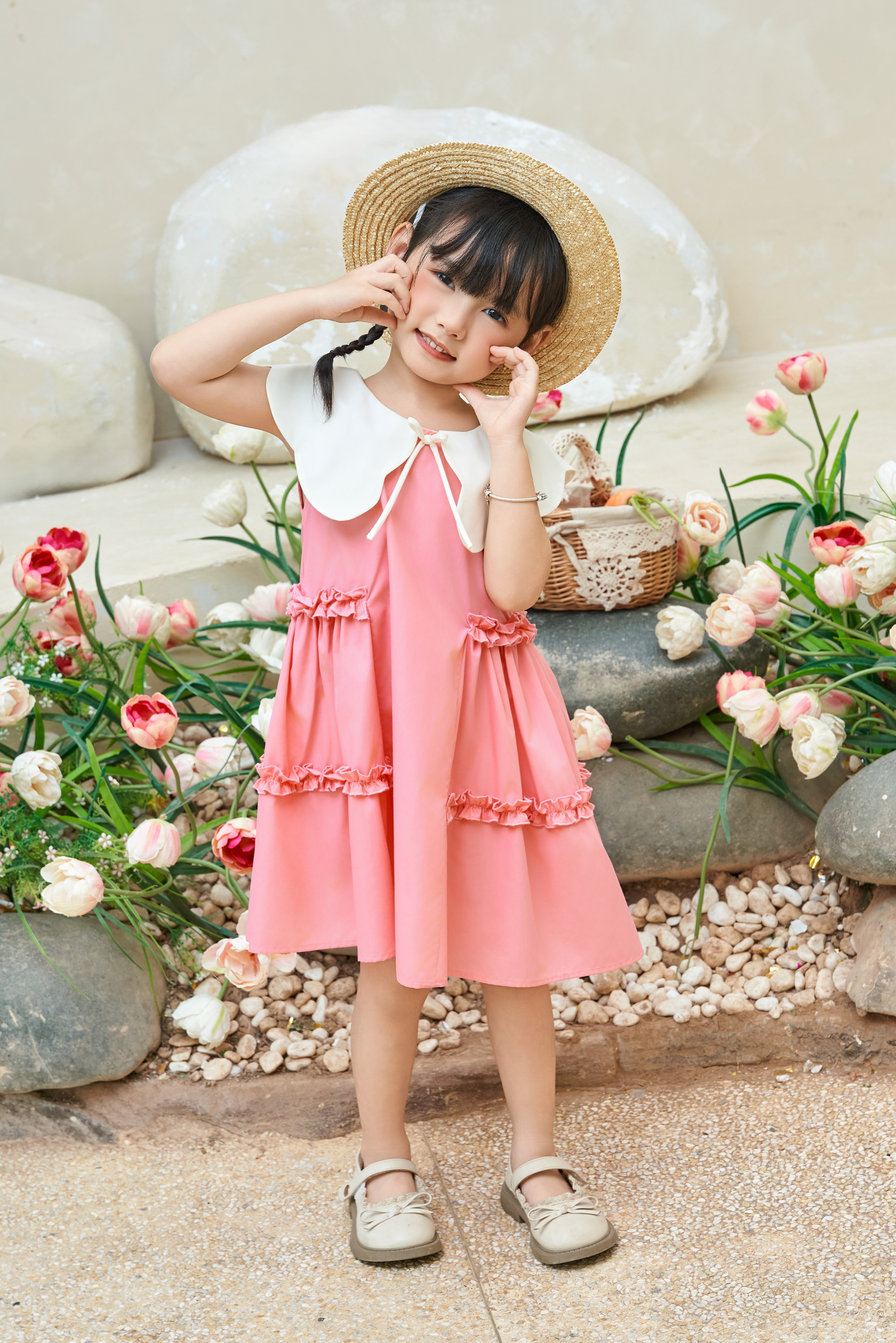 Váy thô phối cổ nhún bèo hông