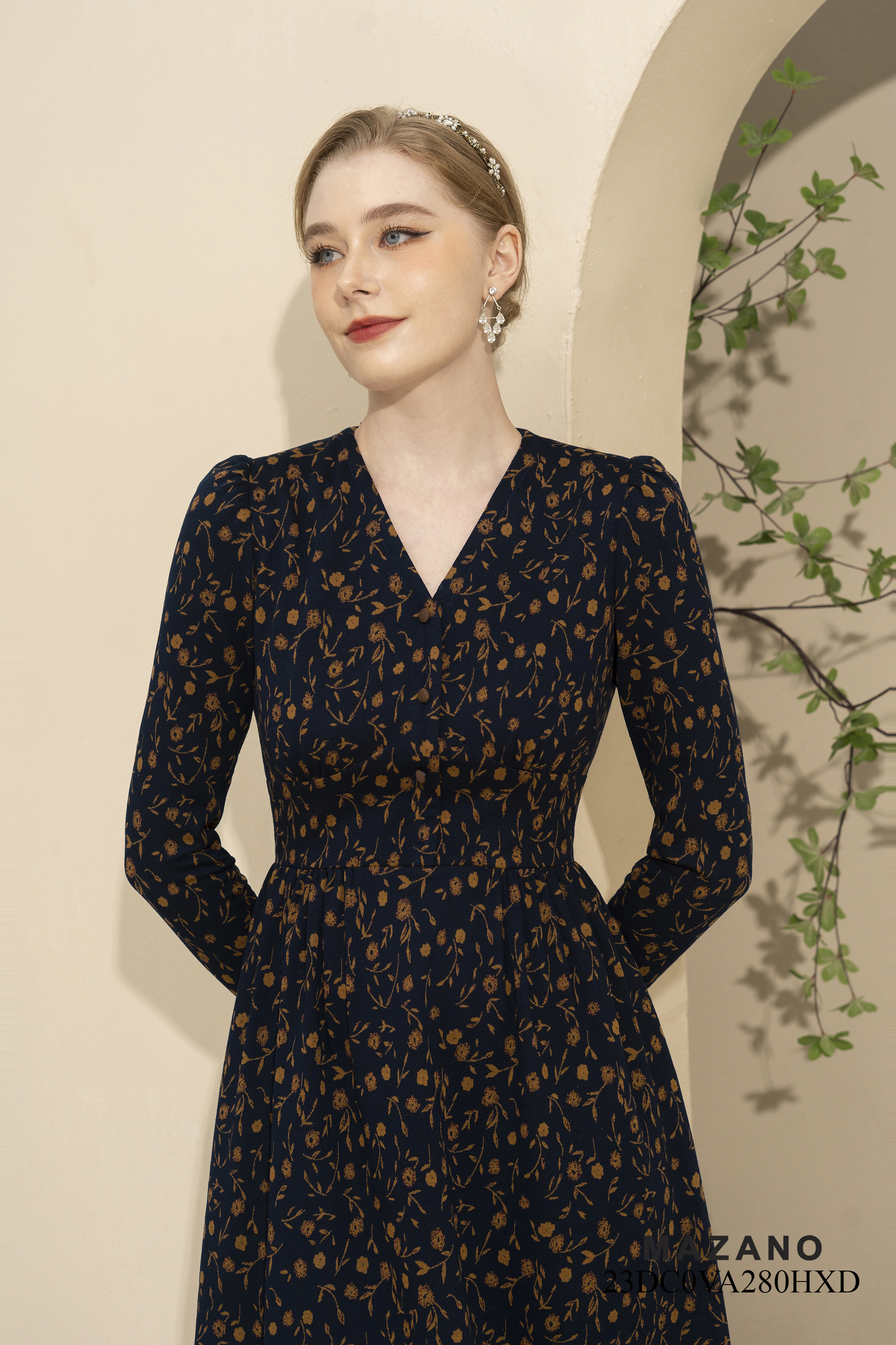 Váy Đầm ôm Chân rủ Vải dạ len Hoạ tiết hoa nhí Cổ V Tay dài Dài ngang bắp chân_thumbnail_2