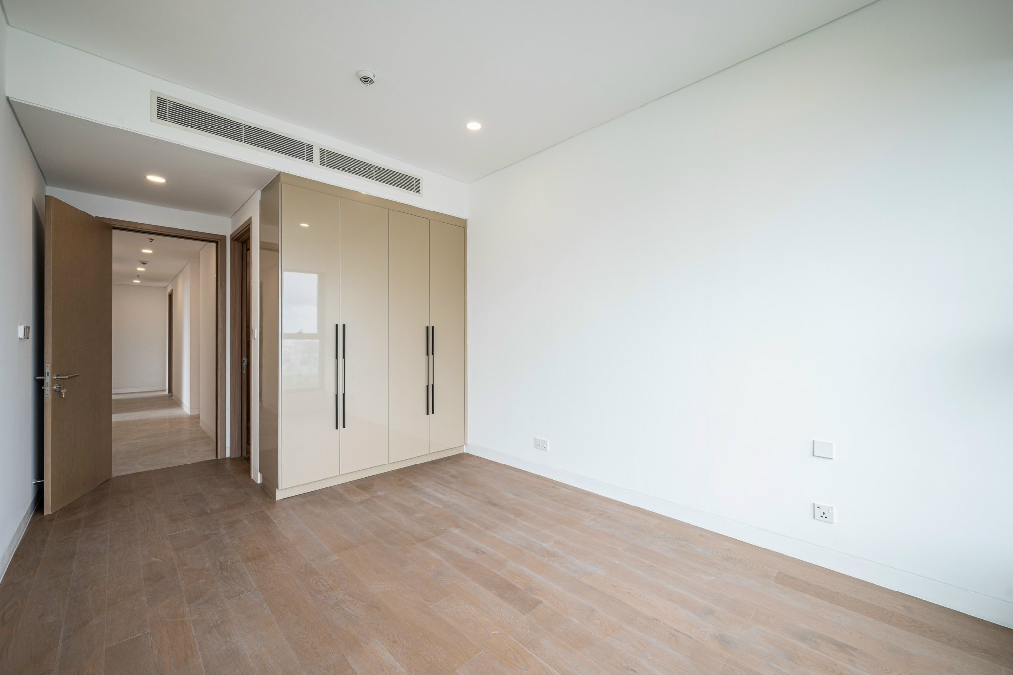 Chủ nhà gửi bán căn góc 4 phòng ngủ tòa Thames - 185m2_thumbnail_6